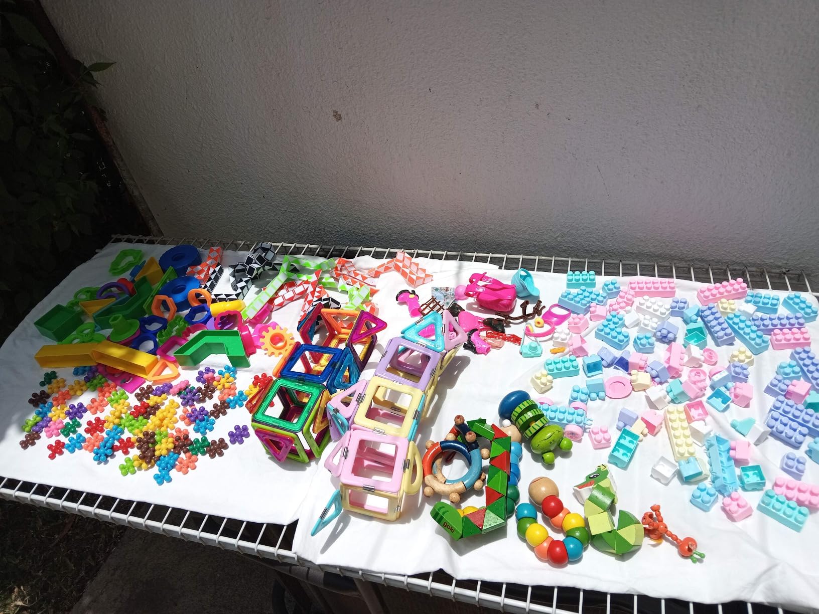 Rurvale Toddler Girl Toys, Magnetic Tiles 44pcs, Birthday Gifts Ideas for Girls Toys Age 3 4 5, Magnetic Blocks, Magnet STEM Montessori Toddler Kids Christmas Toy Gifts for 3 4 5 6 7 Year Old Girls customer photo 1