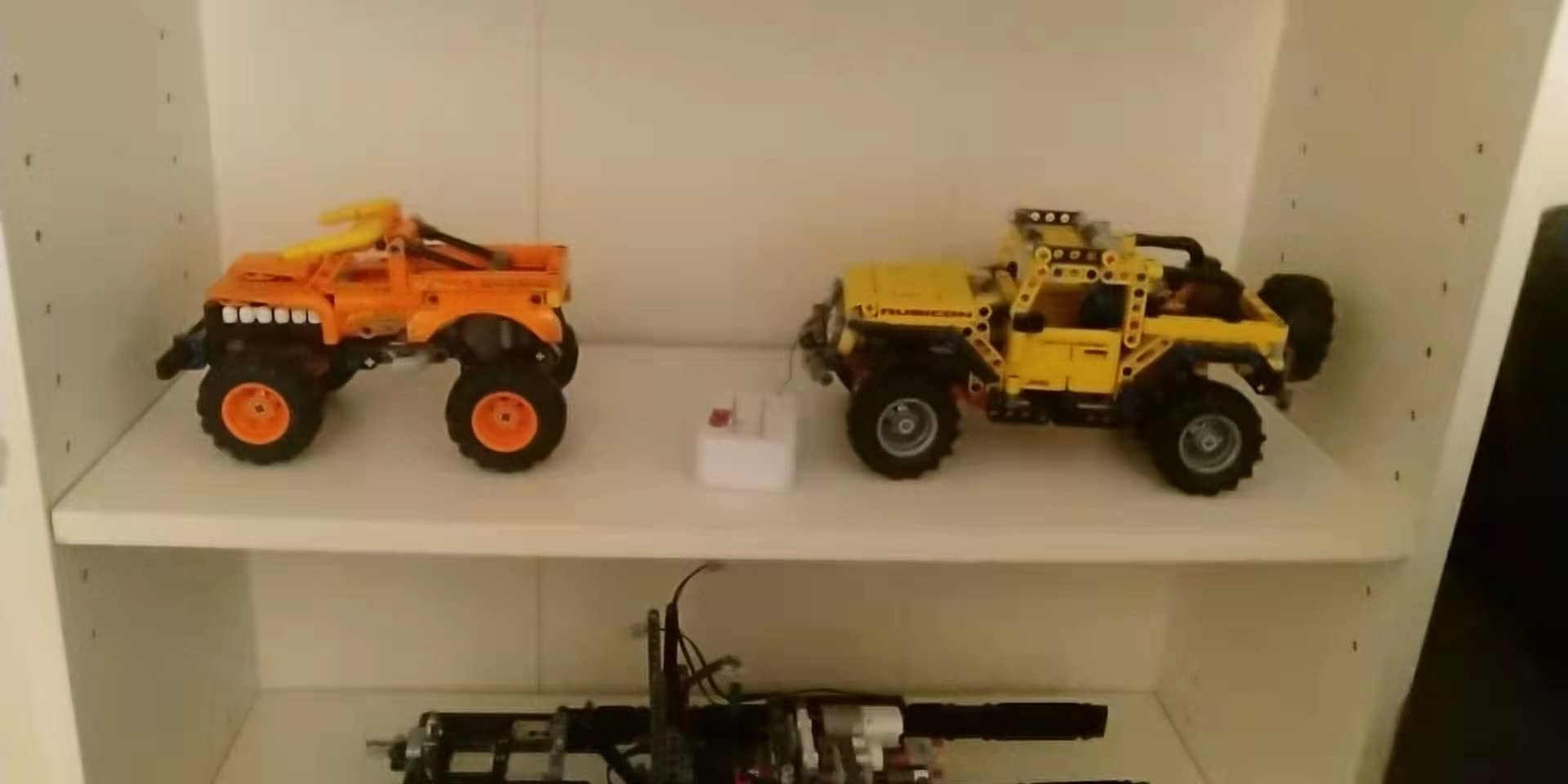 LEGO Technic Monster Jam El Toro Loco, 2 in 1 Pull Back Truck to Off Roader Car Toy 42135, Monster Truck and Race Car Building Toy, Construction Kit for Kids, Boys, Girls Age 7+ Years Old customer photo 2