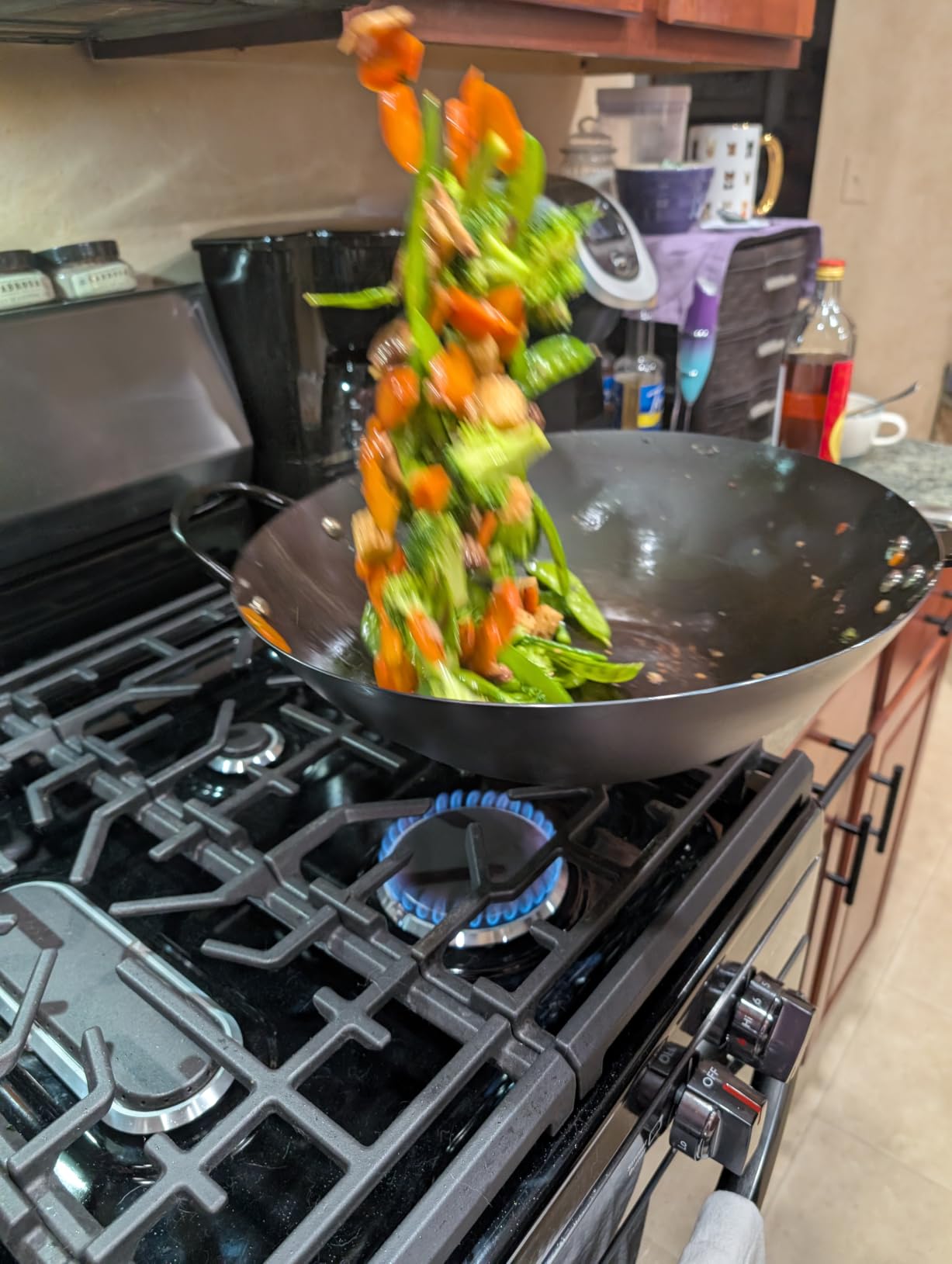 Babish Carbon Steel Wok 14 Inch Flat Bottom Stir Fry Pan Durable Heavy Duty Cookware for High Heat Cooking Stir Fry Sautéing Frying Compatible with Gas Electric and Induction Stovetops customer photo 1
