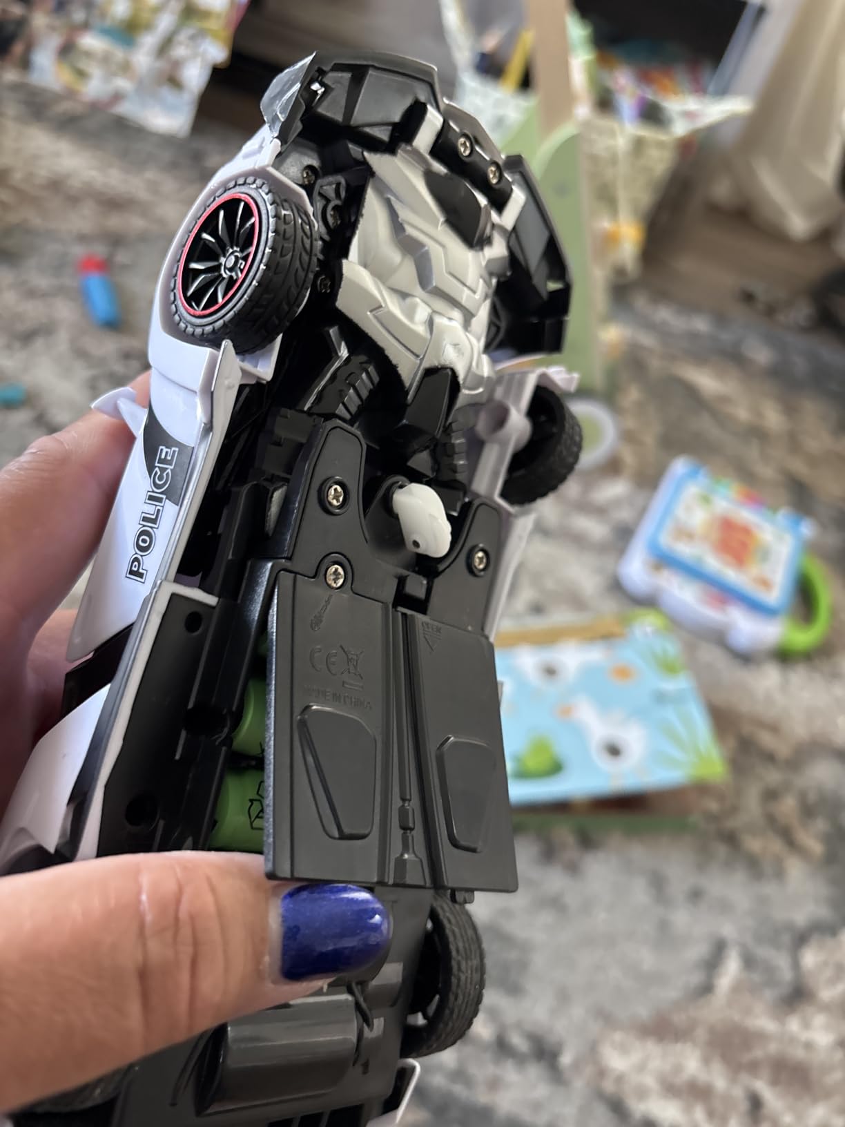FDJ Remote Control Car - Transform Toys Car Robot, One Button Deformation to Robot with Flashing Light, 2.4Ghz 1:18 Scale Transforming Police Car Kids Toys with 360 Degree Rotating, Girls Boys Toys customer photo 1
