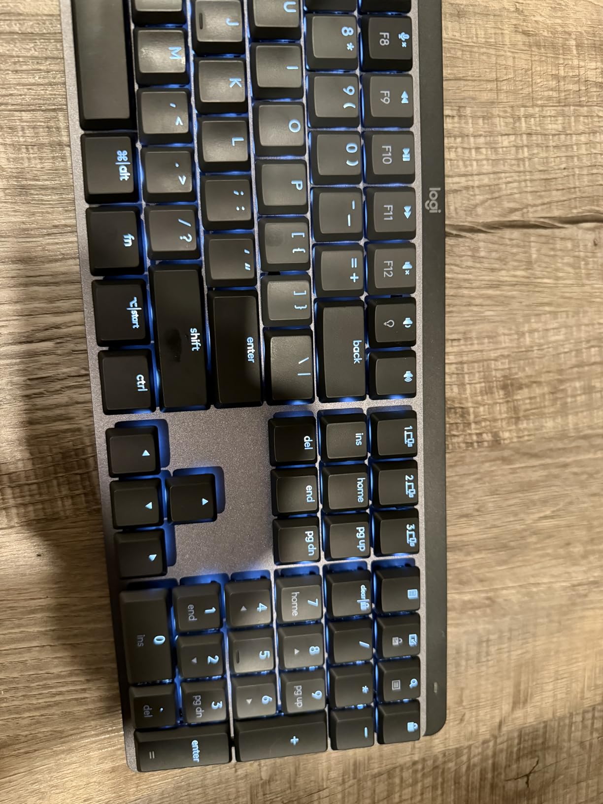 Logitech MX Mechanical Wireless Illuminated Keyboard Tactile - Graphite customer photo 1