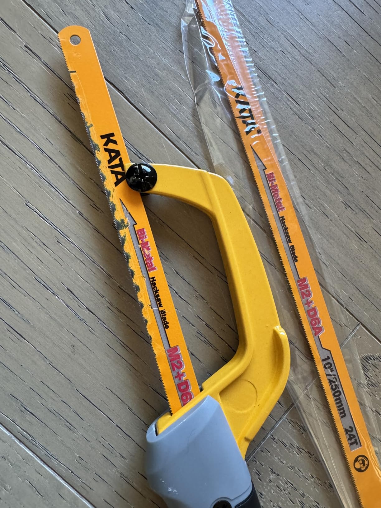 KATA 10 Inch Mini Hacksaw for Metal Cutting with 3PCS Blades in Tight Space customer photo 2