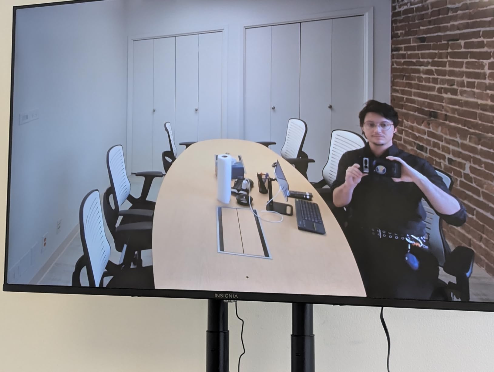 Yealink 4K Video Conference Camera System for PC, Huddle Room, Teams & Zoom - UVC34 All-in-One Webcam with 8 Microphones & Speaker customer photo 1