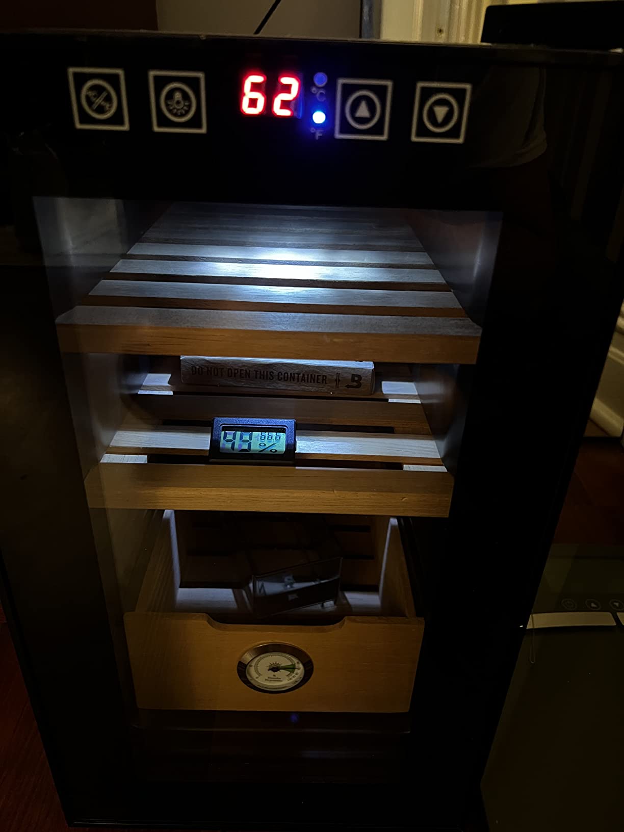 NEEDONE 48L Electric Cigar Humidor with Thermoelectric Cooling Control customer photo 1