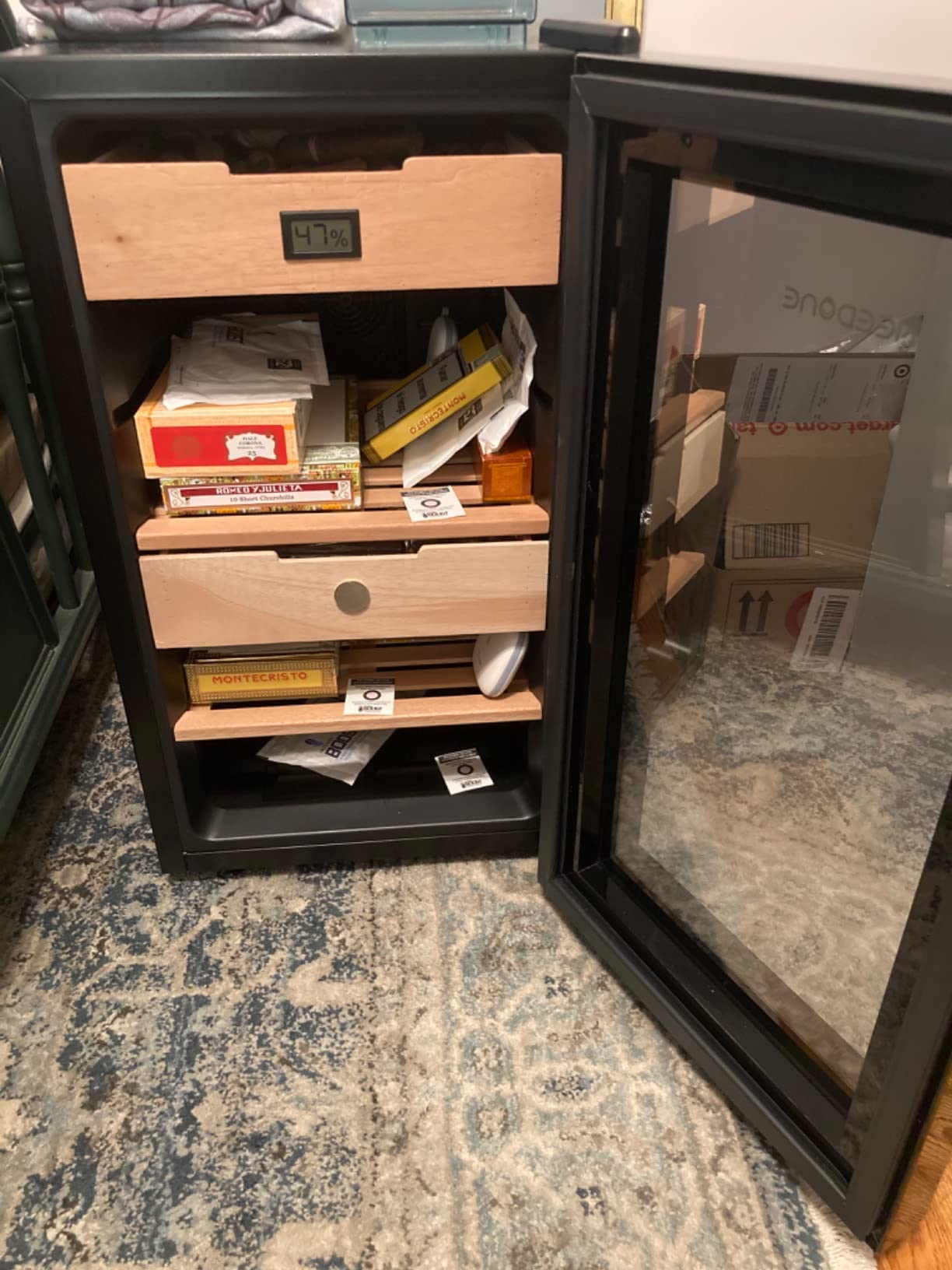 NEEDONE 48L Electric Cigar Humidor with Thermoelectric Cooling Control customer photo 2
