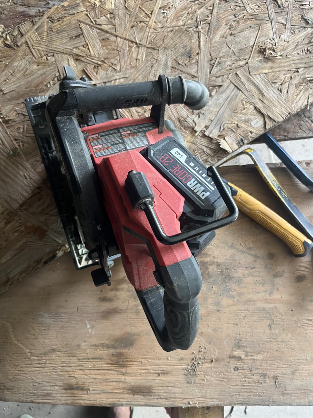 SKIL 2x20V PWR CORE 20 Brushless 7-1/4” Rear Handle Circular Saw Kit Includes Two 5.0Ah Batteries and Dual Port Auto PWR Jump Charger-CR5429B-20, Red customer photo 1