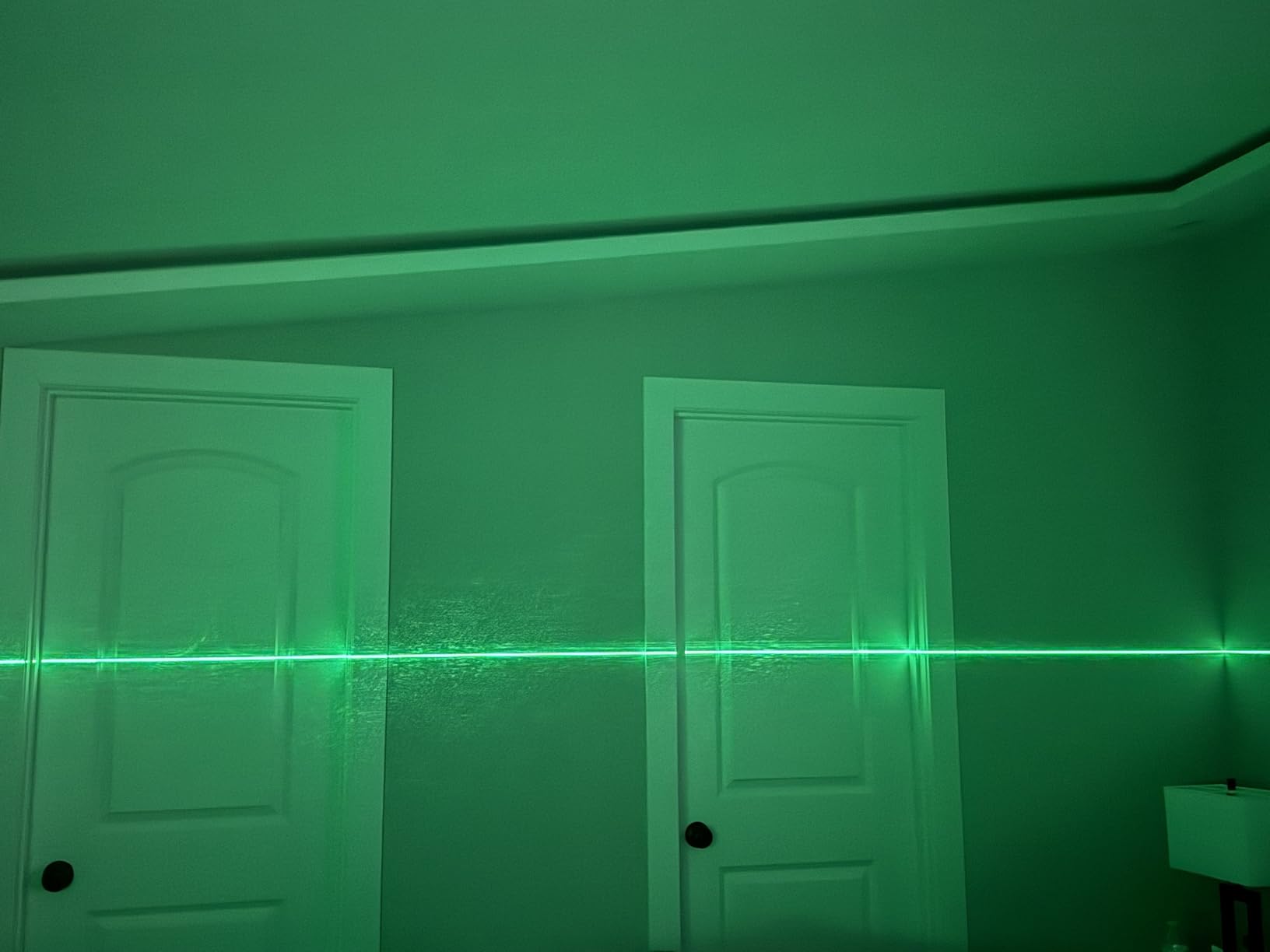 IKOVWUK Laser Level with 12 Green Lines, Built-in 5200 mAh Li-ion Battery customer photo 2