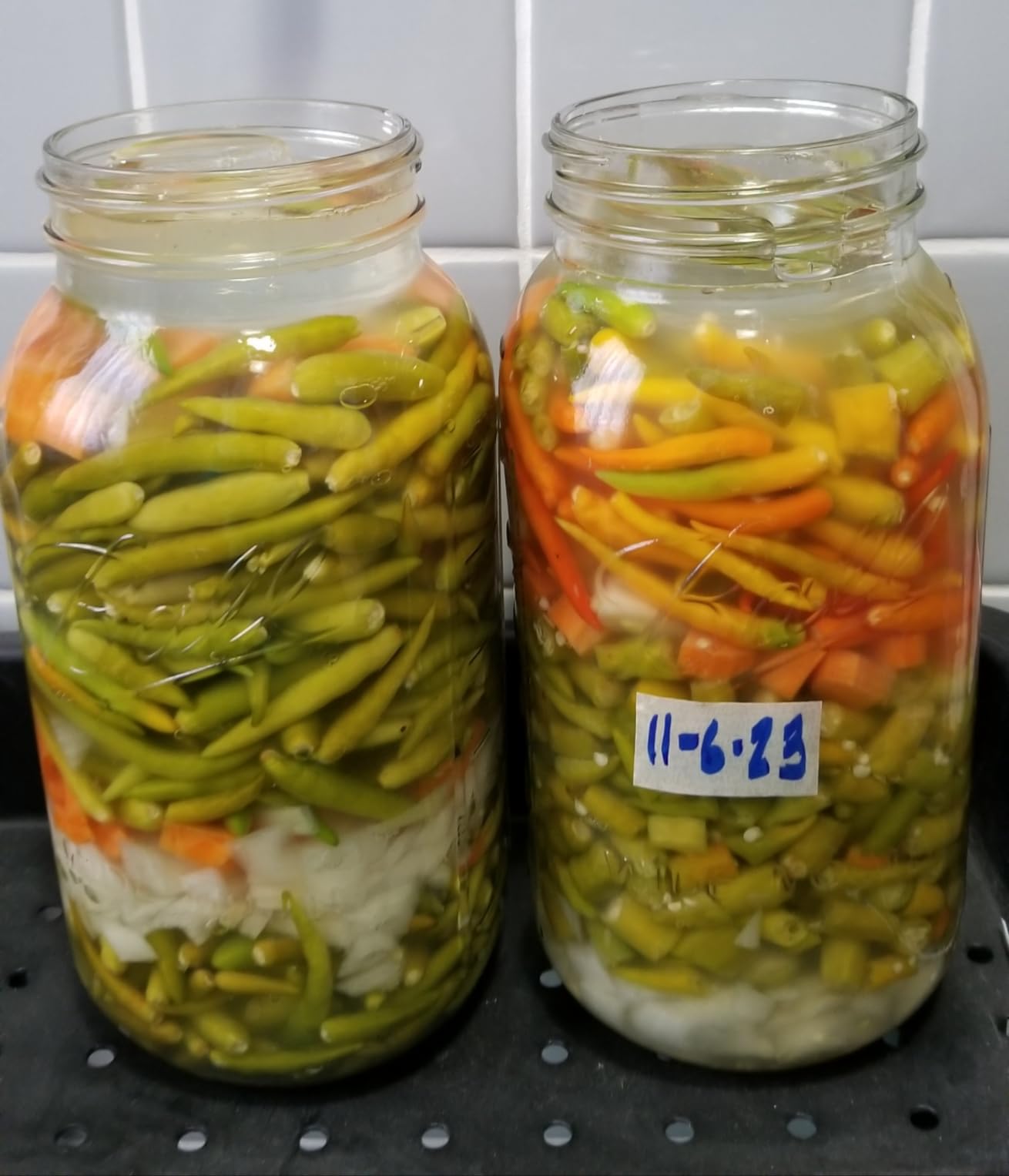 Elementi Fermentation Weight Set of 2 - Easy to Use Glass Fermenting Weights, Perfect Fit for Wide Mouth Mason Jars, Highly Durable Soda-Lime Glass Fermentation Kit for Sauerkraut, Kimchi & More customer photo 1