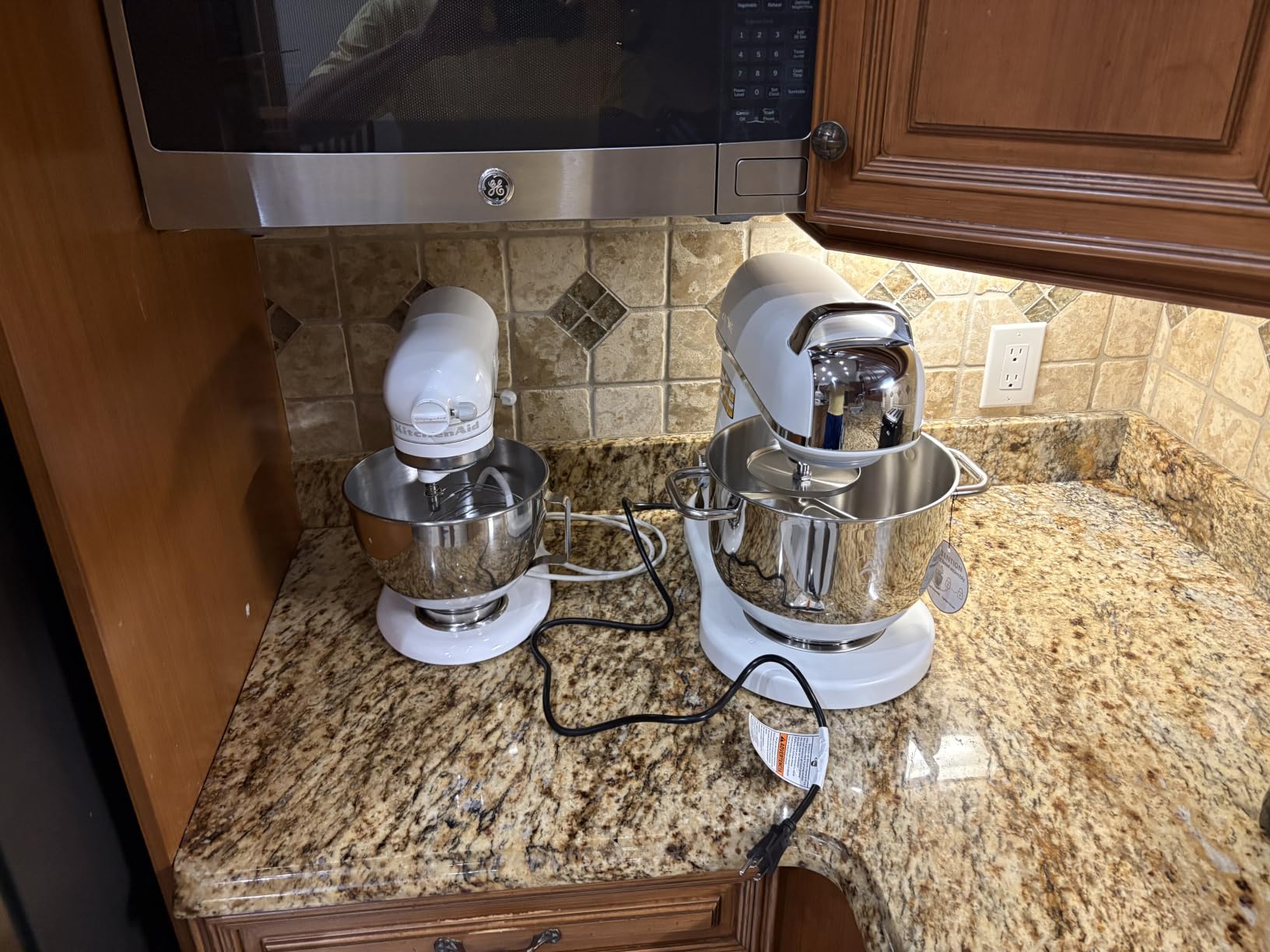 8.4QT Commercial Stand Mixer 800W with Aluminum Die Casting Meets the Standard of NSF/ANSI 8-2023, Mixers Kitchen Electric Stand Mixer with Stainless Steel 8L Bowl, Dough Hook, Whisk and Beater customer photo 2