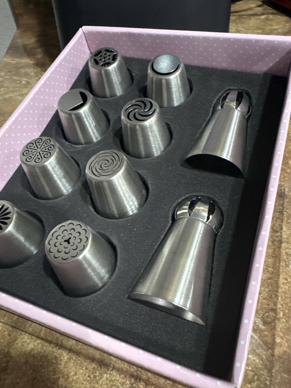 Russian Piping Tips Set with 7 Flower Icing Tips & 2 Leaf Pastry Tips Nozzles for Frosting Cookie Cupcake Cake Decorating customer photo 2