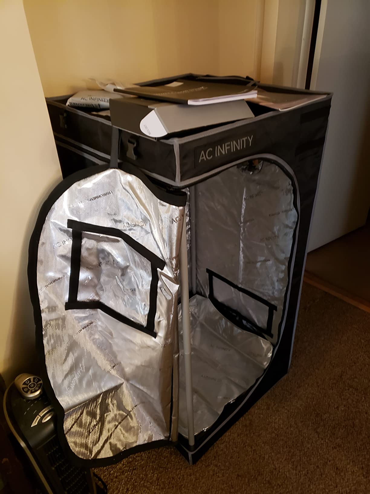 AC Infinity AI Grow System Compact 2x2, 1-Plant Kit w/ AI Controller customer photo 1