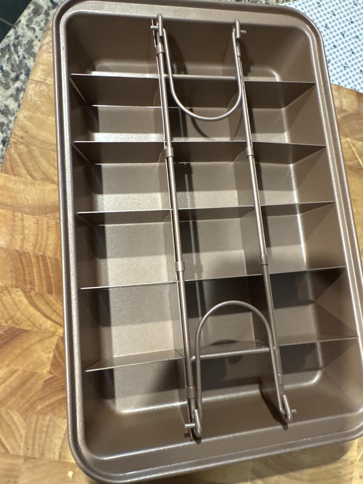 Good Dee's Brownie Pan with Dividers, Non Stick Baking Pan Sets, Carbon Steel Bakeware Tray with Grips for Oven Baking, 18 Pre-Cut Square Molds for Brownies (12'' X 8'' X 2'') customer photo 1