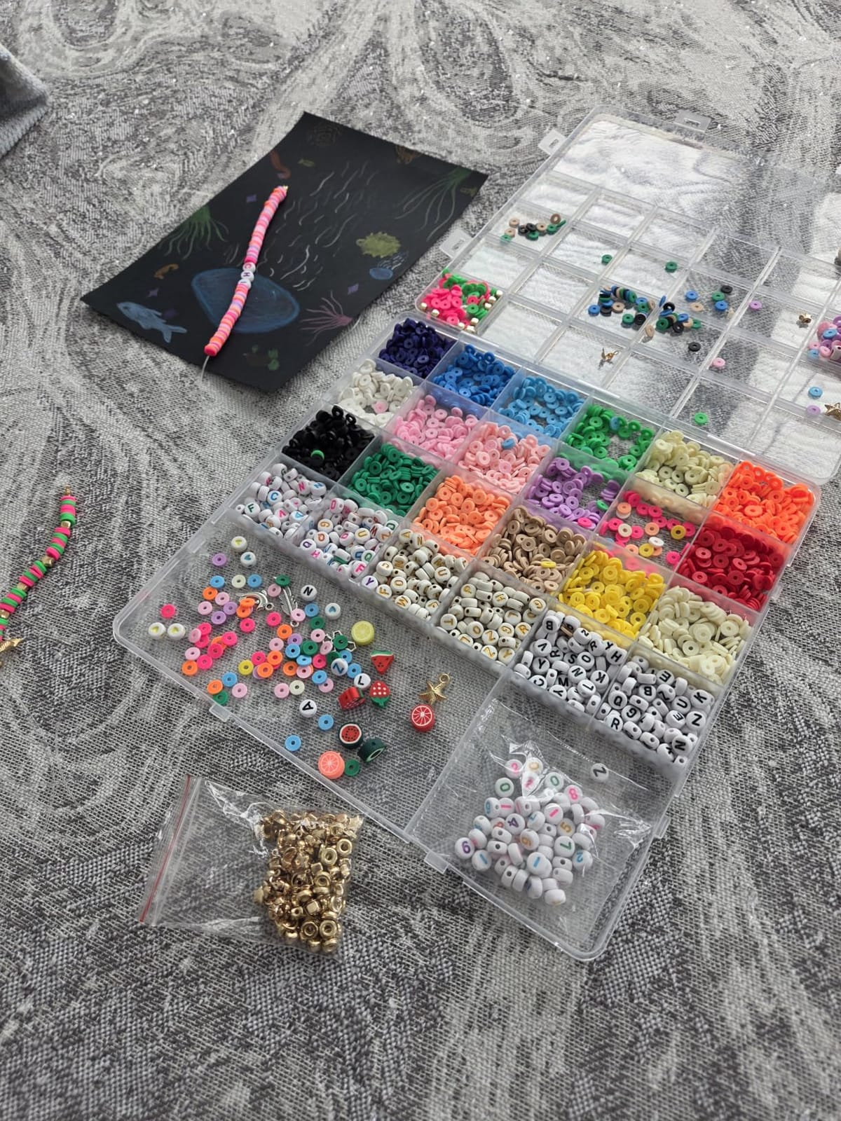 Redtwo 5100 Clay Beads Bracelet Making Kit, Flat Preppy Beads for Friendship Jewelry Making,Polymer Heishi Beads with Charms Gifts for Teen Girls Crafts for Girls Ages 8-12 customer photo 1