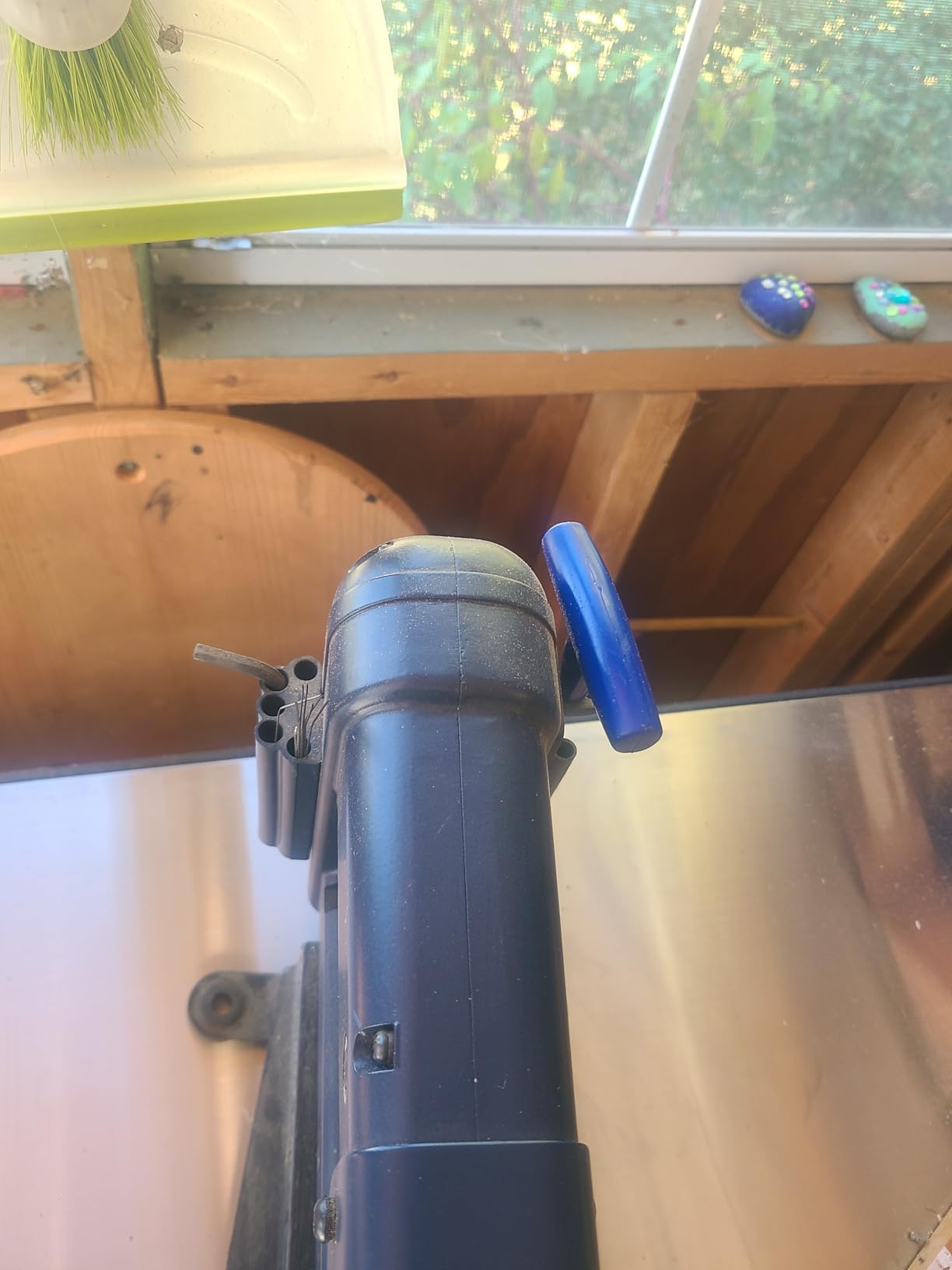 WEN Variable Speed Scroll Saw, 16-Inch with Work Light and Easy Access Blade Changes (3923) customer photo 1