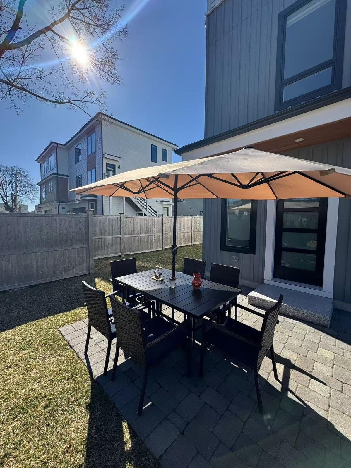 Sophia & William 7pc Patio Dining Set with Navy Umbrella, 6 Rattan Chairs customer photo 1