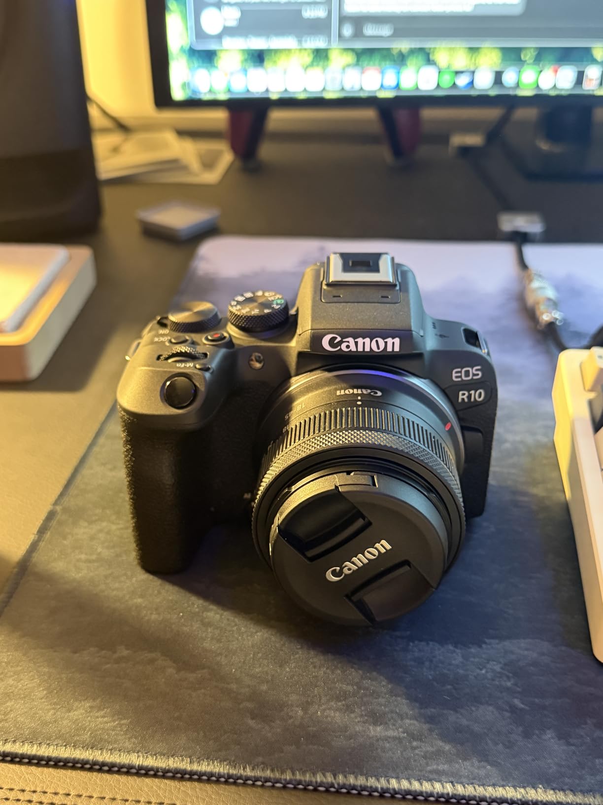 Canon EOS R10 Mirrorless Camera Lens Kit | RF-S 18-45mm customer photo 2