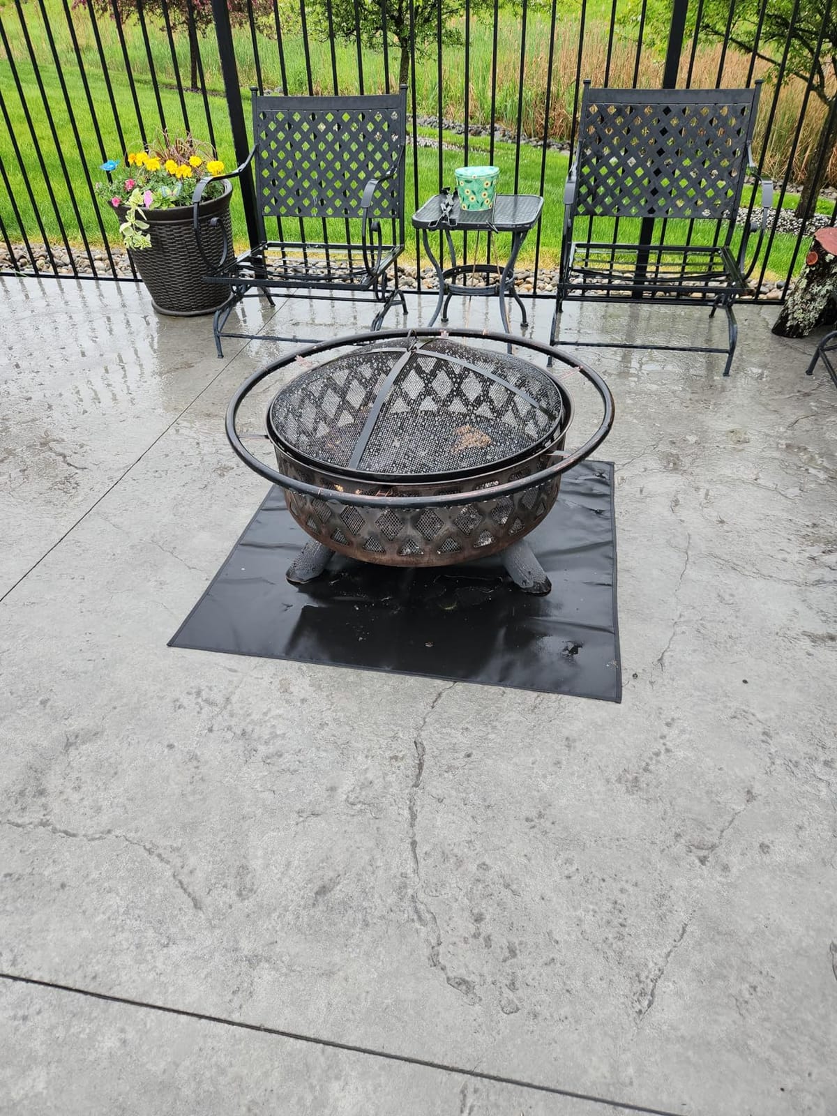 DocSafe 65 x 42 inches Under Grill Mat,Large 4 Layers Fire Pit Mat,Fireproof Mat Heat Insulated Protector for Deck,Patio,Grass,Smoker,BBQ,Reusable Oil-Proof and Waterproof Indoor Fireplace Pad,Black customer photo 1