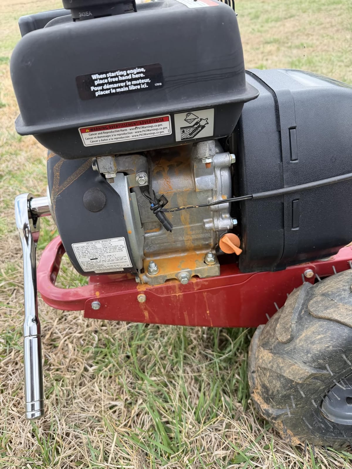 EARTHQUAKE Victory Rear Tine Tiller, Powerful 209cc 4-Cycle Viper Engine, Rugged Bronze Gear Transmission, Counter-Rotating Tines, Instant Reverse, Pneumatic Wheels, Model: 39381, Red/Black customer photo 2