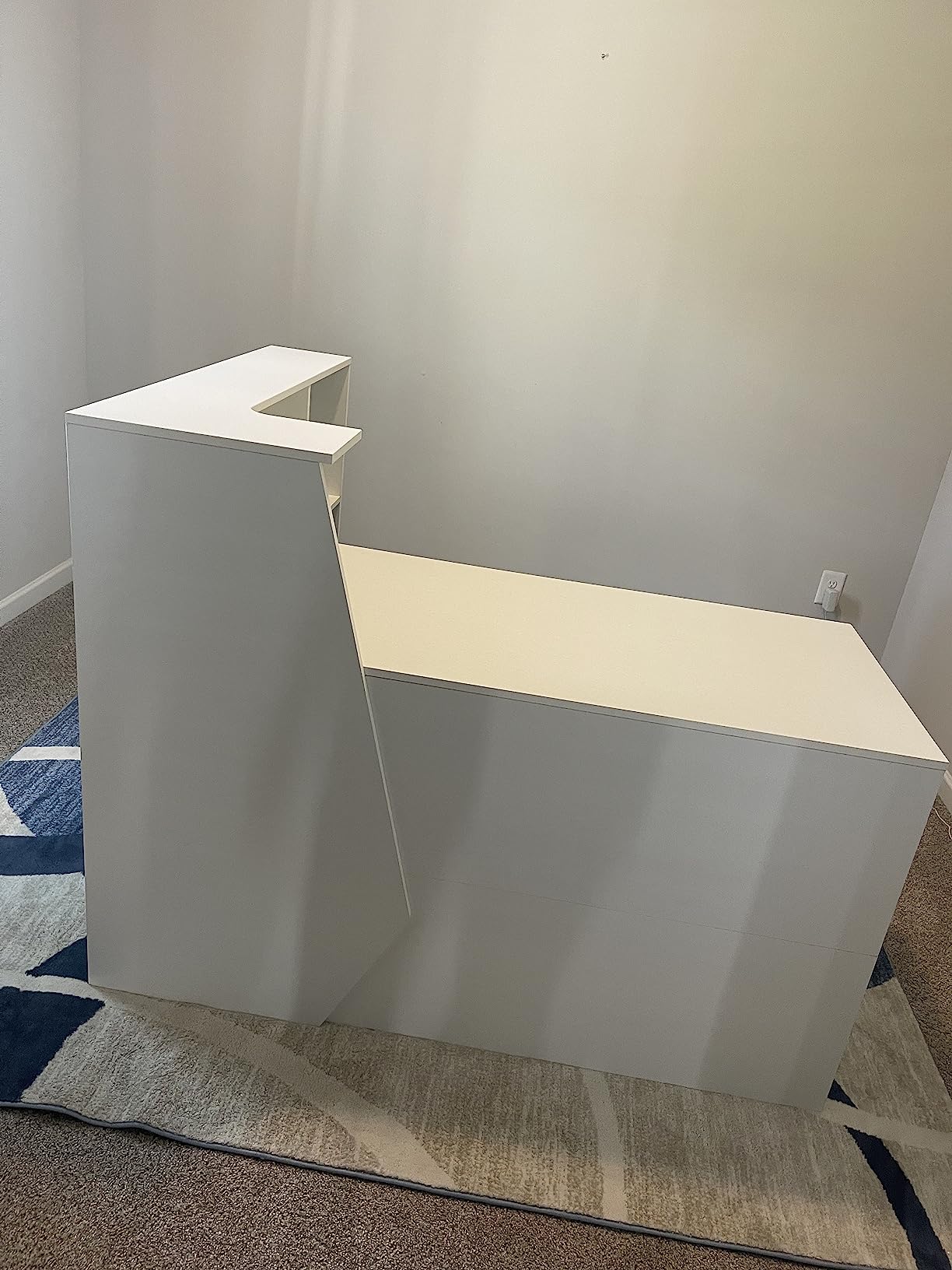 AIEGLE Reception Desk with Hutch, Reception Counter Desk with Lockable Drawers & Shelves, for Salon Recetion Room Retail Counter Checkout Office, White (55.1