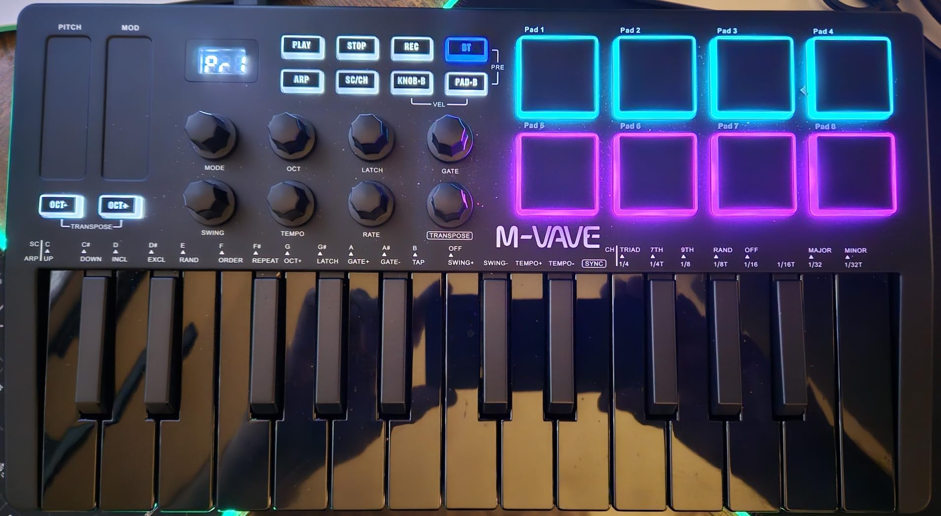 M-VAVE 25 Key USB MIDI Keyboard Controller With 8 Backlit Drum Pads, Bluetooth Semi Weighted Professional dynamic keybed 8 Knobs and Music Production,Software Included (Black) customer photo 1