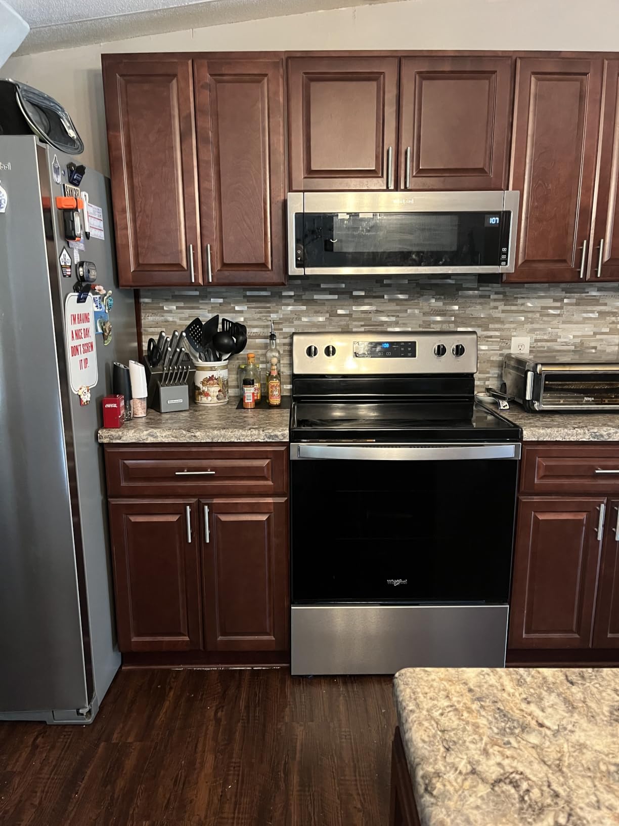 AULIGET 20 Sheets Faux Stone Peel and Stick Backsplash, White Marble Look PVC Wall Tiles Stick on Backsplash for Kitchen customer photo 2