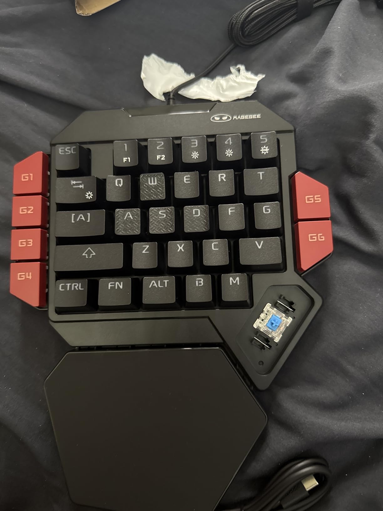 MageGee One Handed Professional Gaming Keyboard, RGB Backlit 35 Keys Mini Wired Mechanical Keyboard with Blue Switch for PC Gamer, Support 6 Macro Keys - Black/Red customer photo 1