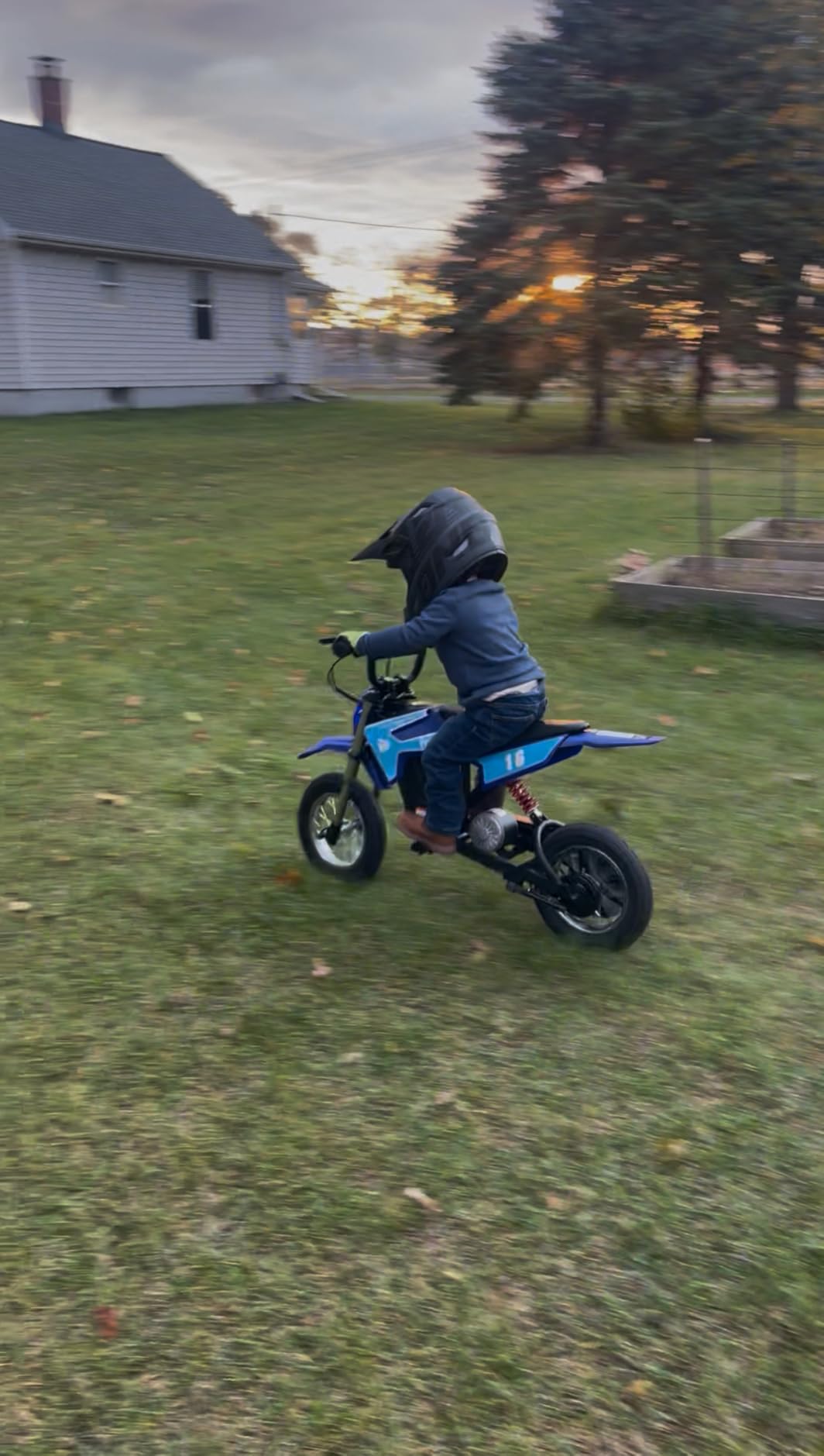 Hiboy DK1 36V Electric Dirt Bike for Kids, 300W & 15.5 MPH, Ages 3-10 customer photo 1