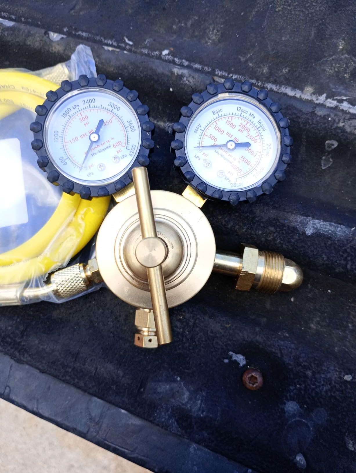YESWELDER Nitrogen Regulator with Hose, 0-600 PSI and 0-4000PSI Output customer photo 1