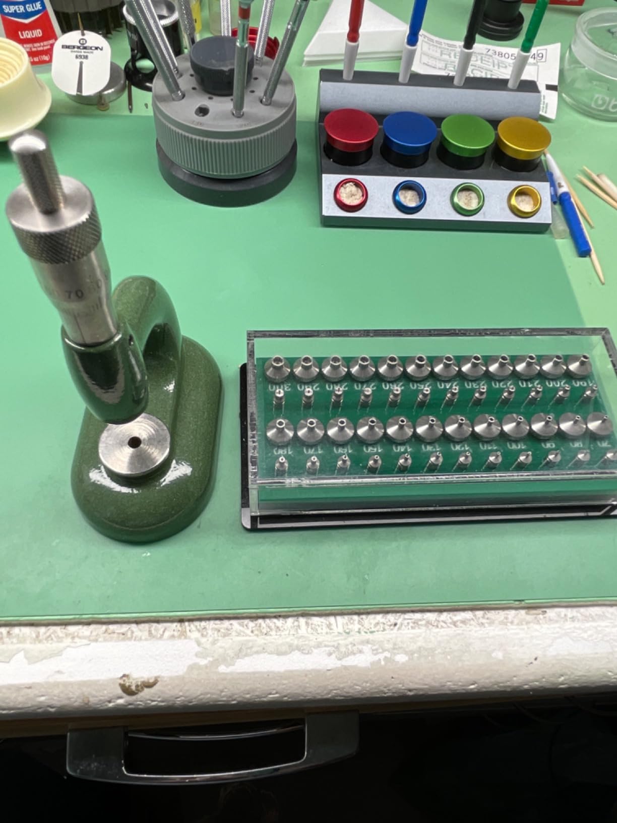Watch Disassembly Repair Tool, Aluminum Alloy Watch Case Disassembly Press Kit with 48pcs Jewelry Hole Dies, Comfortable Grip Watchmaker Jewelling Tool for Repair Shops And Professionals customer photo 1