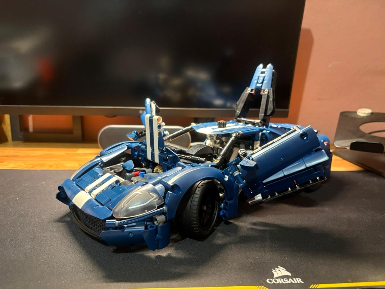 LEGO Technic 2022 Ford GT Building Set for Adults - Collectible Kit W/Authentic Features, Ages 18+ - 1:12 Scale - Gifts for Men & Women - Display as Bedroom or Home Decor - 42154 customer photo 2