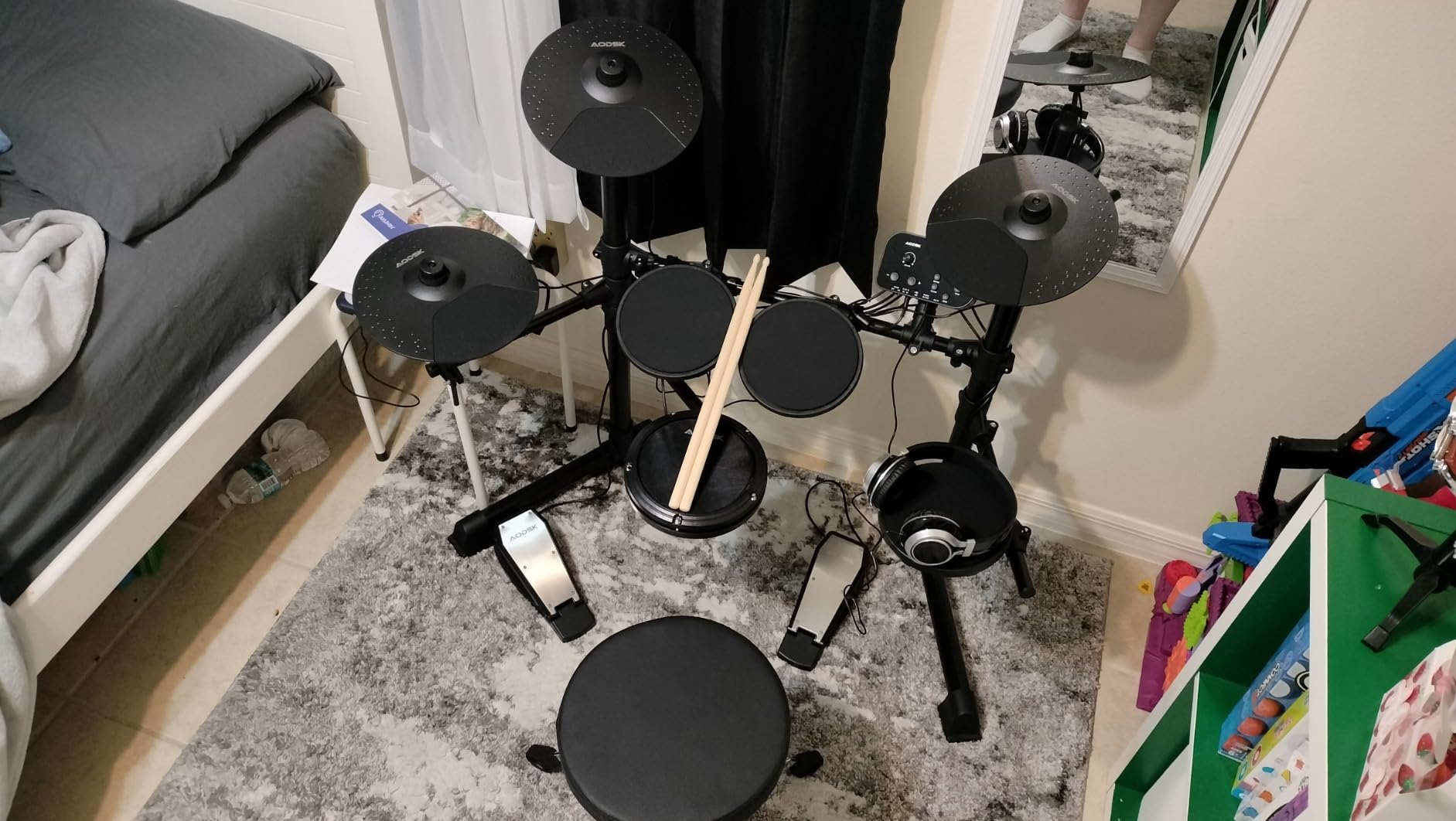 AODSK Electric Drum Set For Beginner 150 Sounds, 4 Quiet Drum Pads 2 Pedals | 10