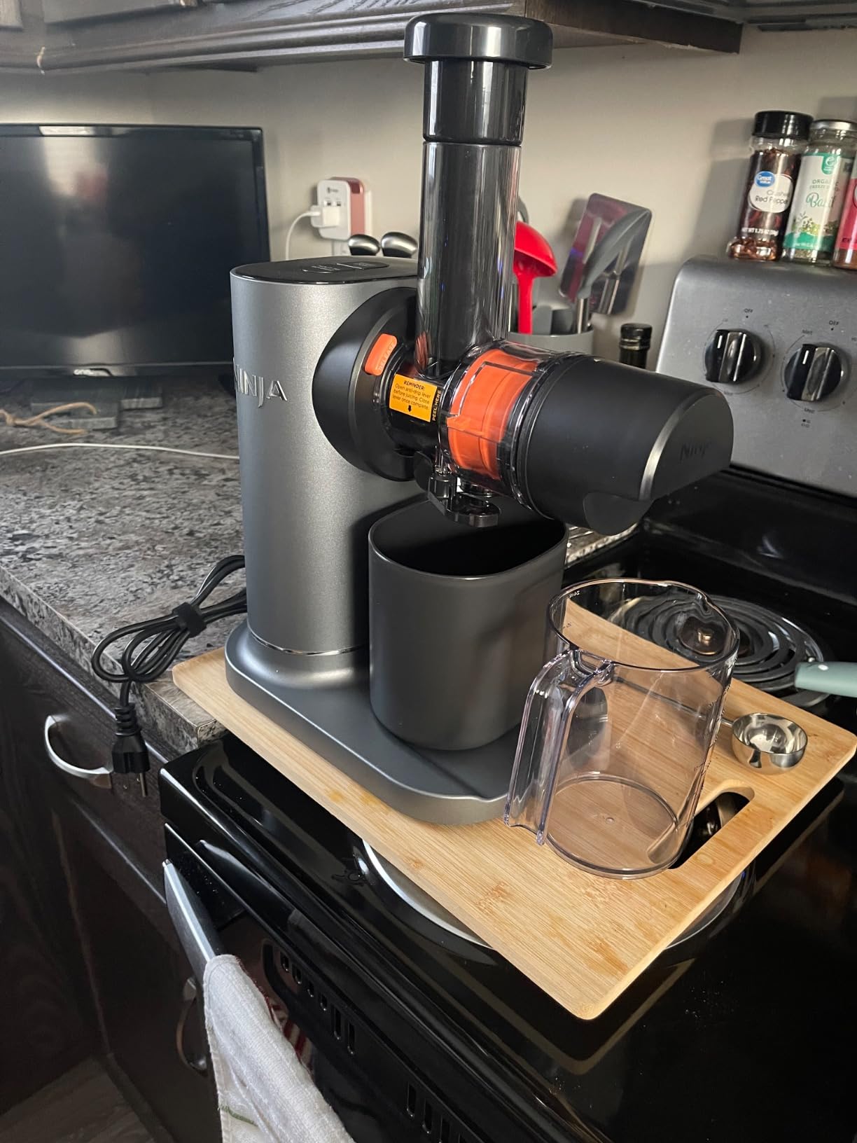 Ninja NeverClog Cold Press Juicer, 24oz Jug, 36oz Pulp, Charcoal, JC151 | 150W high-torque auger juices fibrous fruits & veggies. Total Pulp Control, 2 one-touch programs. Dishwasher safe. customer photo 1
