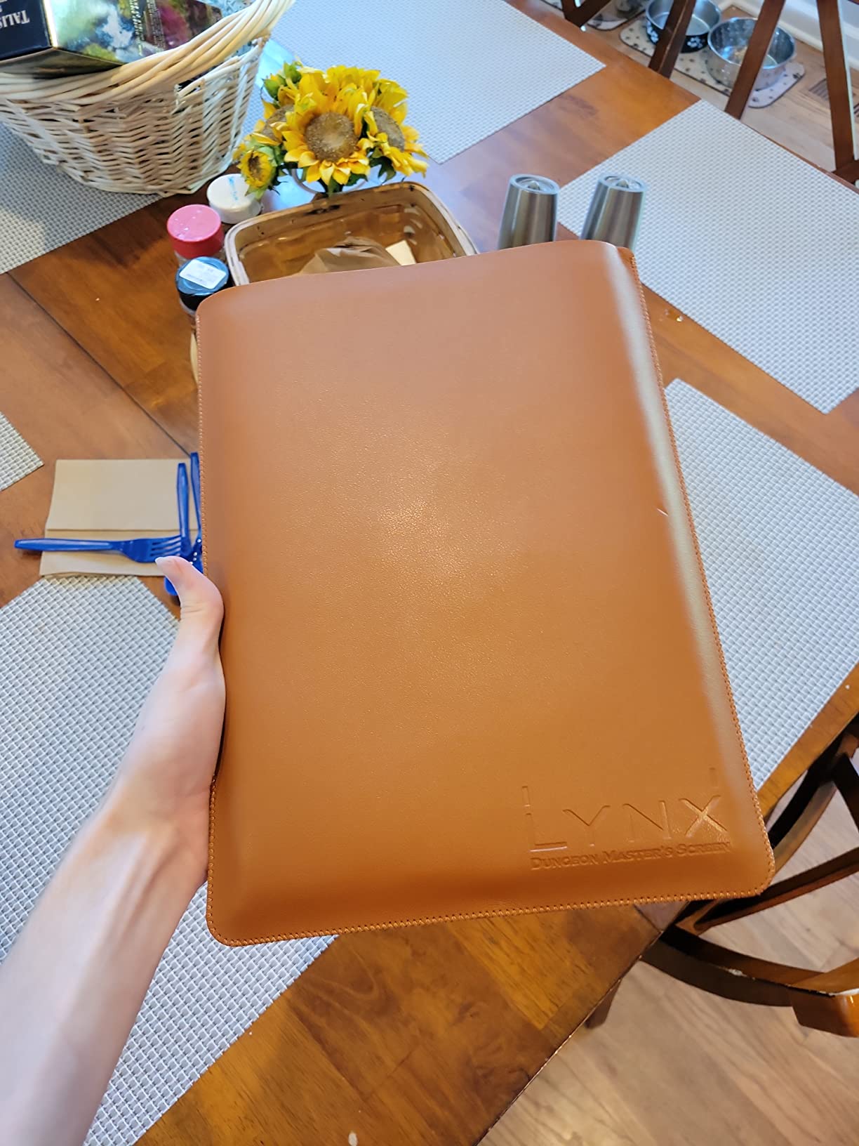 DND DM Screen 5e - D&D Dungeon Master Screen 3D Faux Leather with Customizable Inserts - Dungeons & Dragons GM / Game Master Accessories Gift for Man or Woman. Hide Dice Rolls, Maps & Books (Bronze). customer photo 2