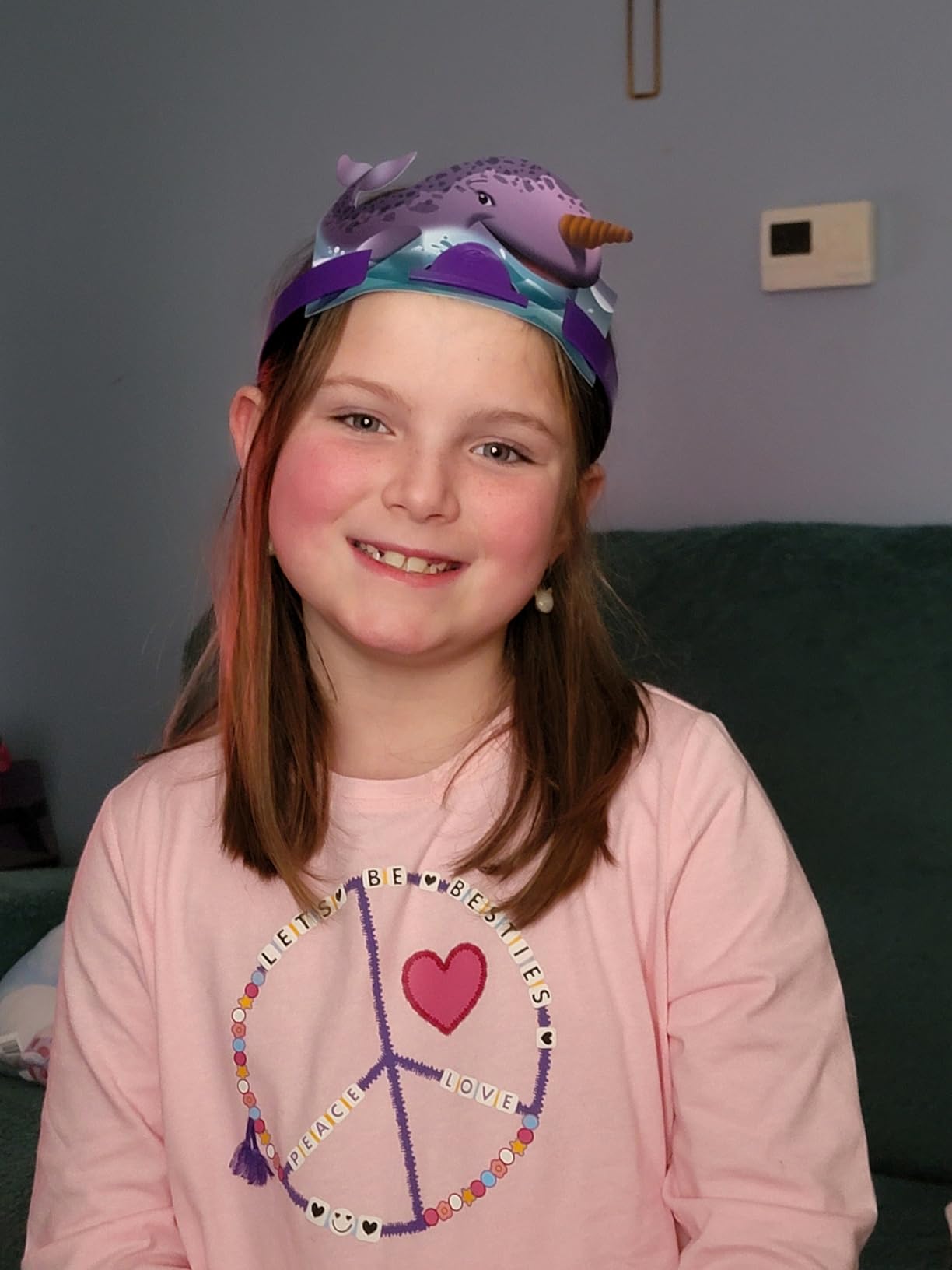 Spin Master Games Hedbanz Picture Guessing Game for Family Game Night customer photo 2