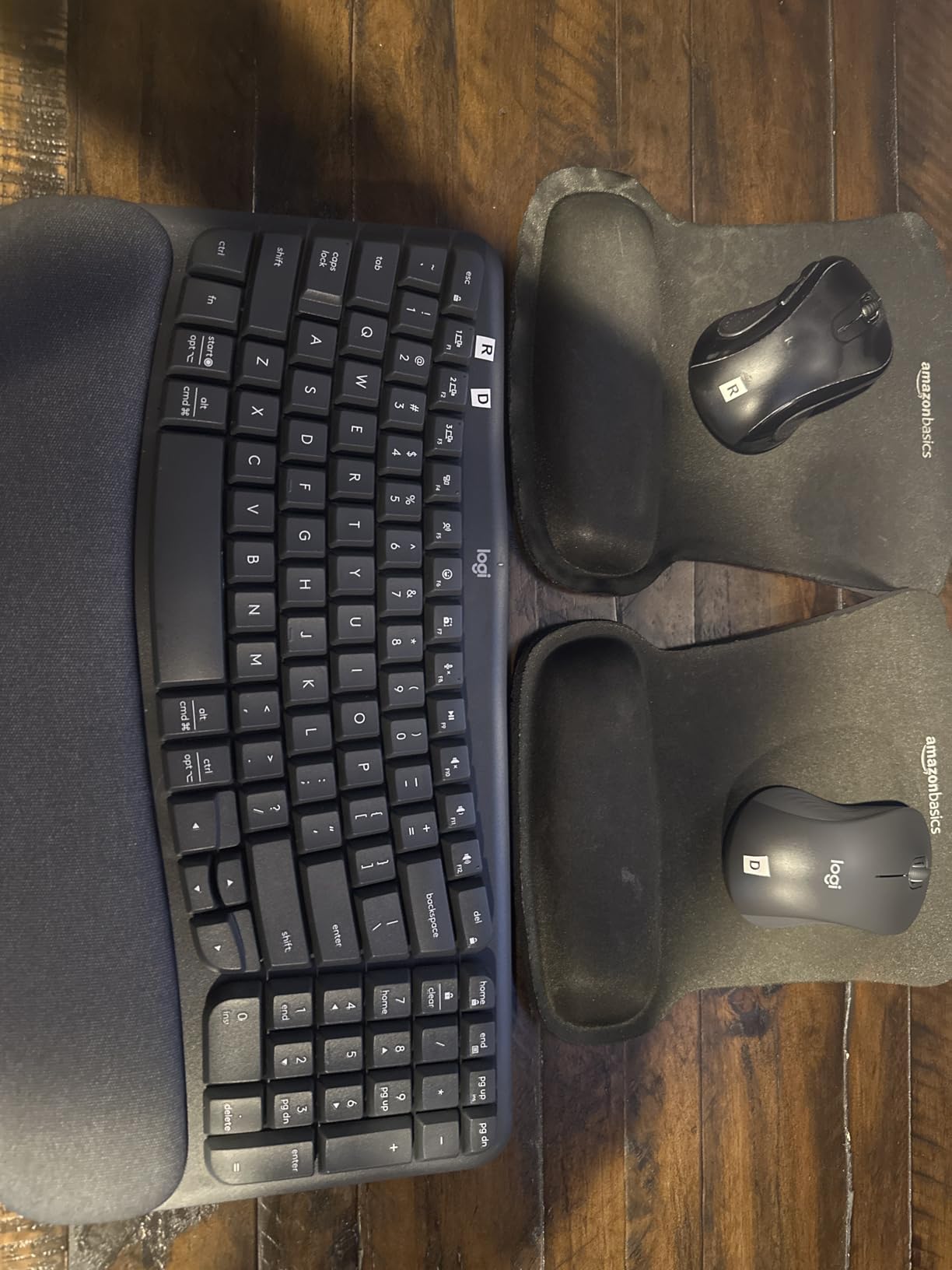 Logitech Wave Keys MK670 Wireless Ergonomic Keyboard Mouse Combo - Graphite customer photo 1