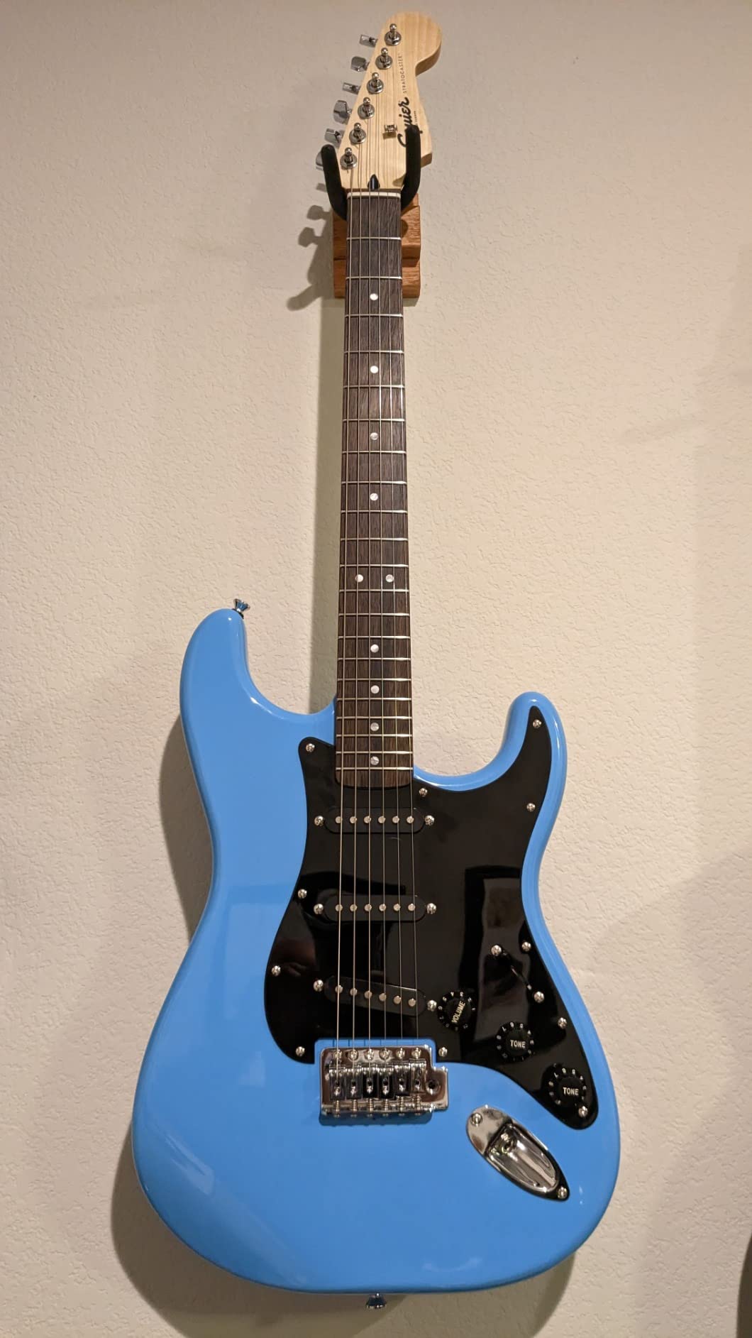 Squire Sonic Stratocaster Electric Guitar, 2-Color Sunburst, Maple Fingerboard, White Pickguard customer photo 1