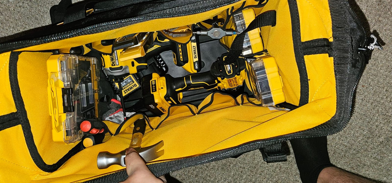DEWALT Tool Bag, Water Resistant, Hard Bottom, 20-inch, Professional Tool Tote with Organization (DWST560104) customer photo 1