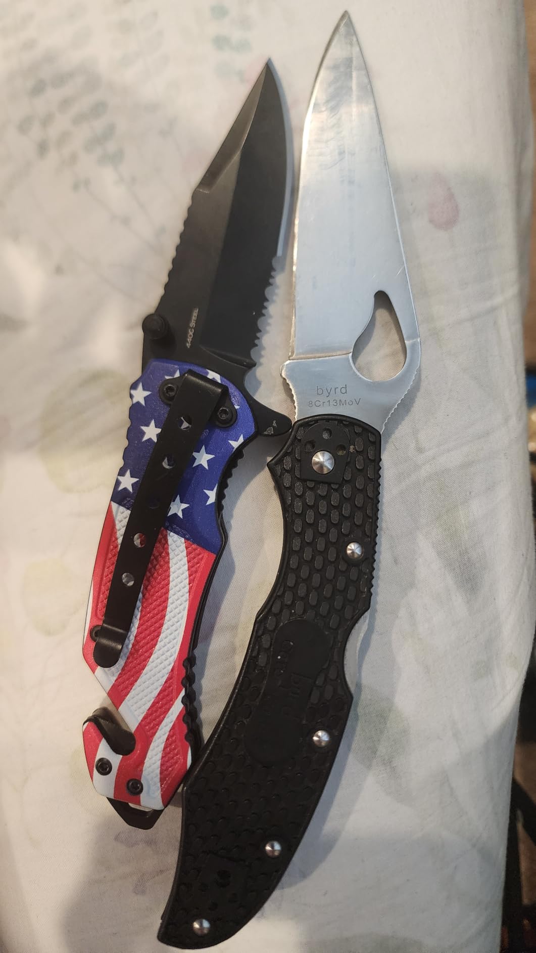 GOOD WORKER Legal Pocket Knife with 2.95” Serrated Blade, Glass Breaker, Seat Belt Cutter - EDC Sharp Folding Knives with Portable Clip - Small Tool for Tactical Camping Survival Hiking - Gifts for Men, Women customer photo 1