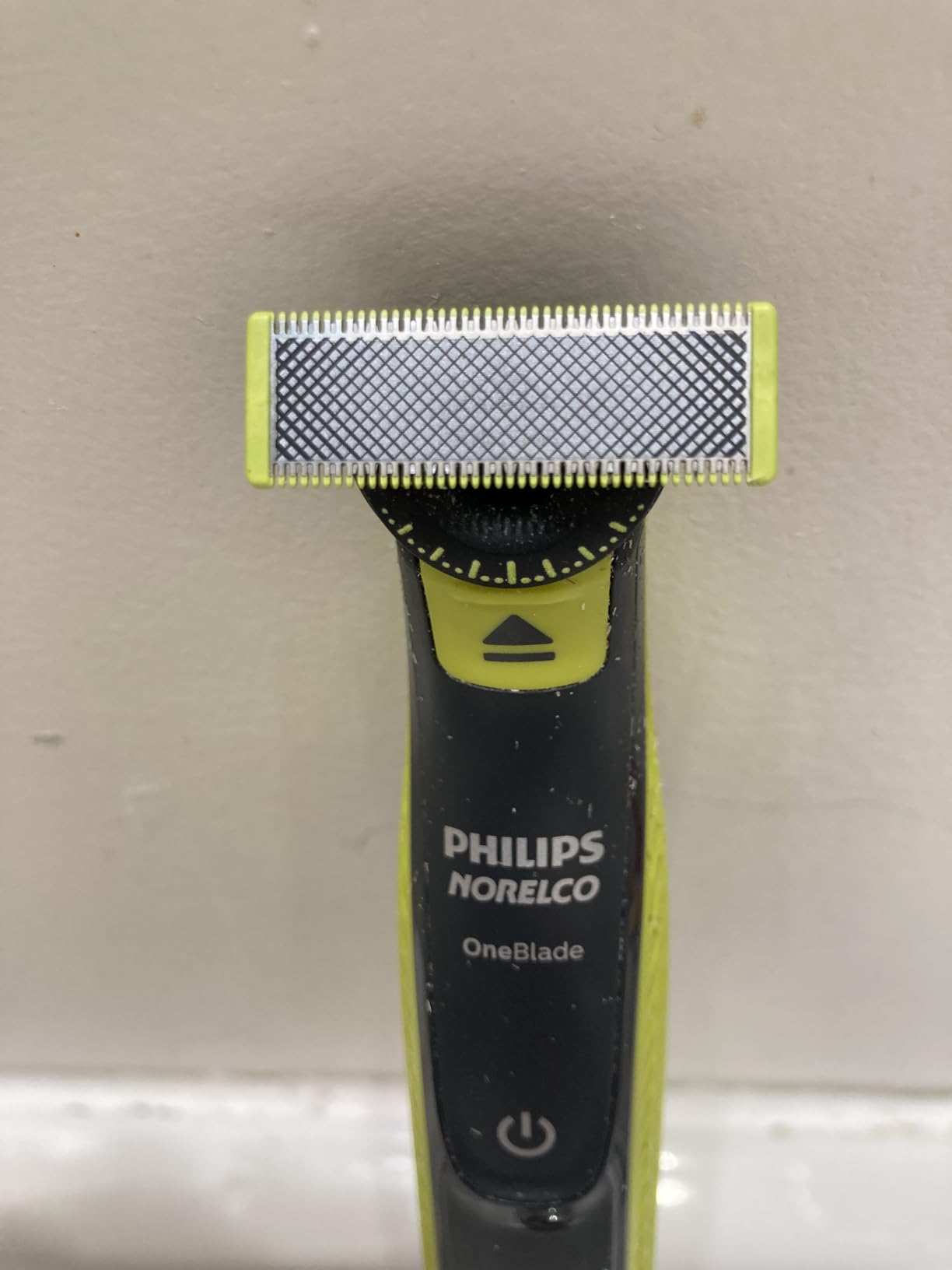 Philips Norelco OneBlade 360 Hybrid Face Trimmer and Shaver, 5 Length Comb customer photo 2