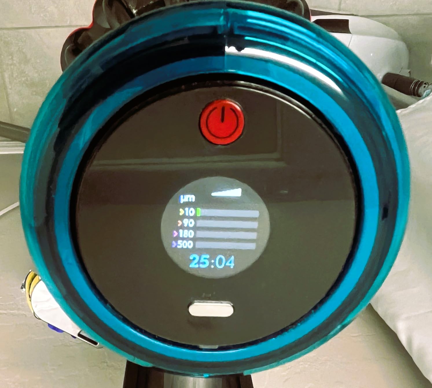 Dyson Gen5outsize Cordless Vacuum, 250AW, 3 Power Modes, Up to 140 Minutes,² XL bin, Illumination Reveals dust, HEPA Filtration, All Floor Types customer photo 1