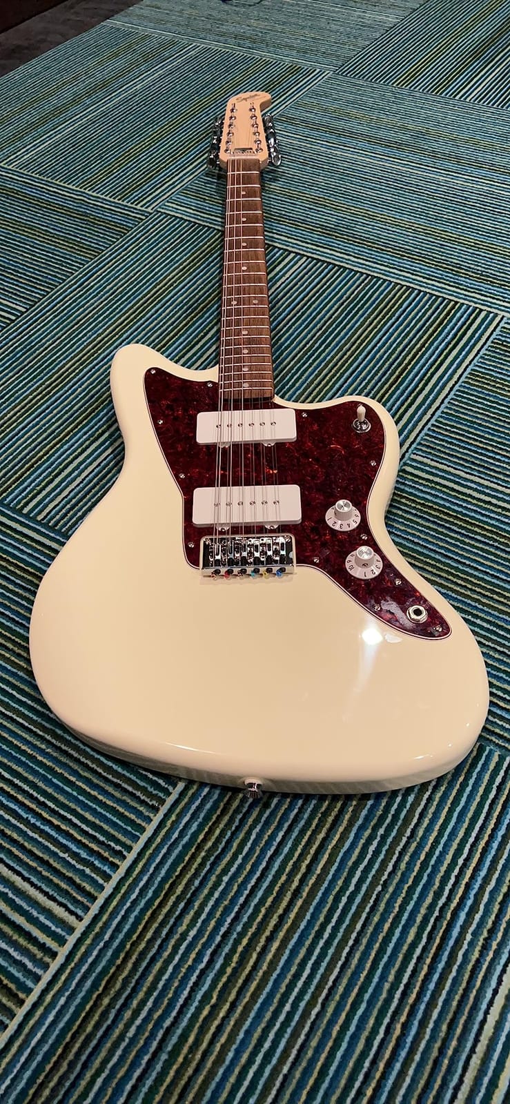 Paranormal Jazzmaster XII, Laurel Fingerboard, Tortoiseshell Pickguard, Olympic White customer photo 2
