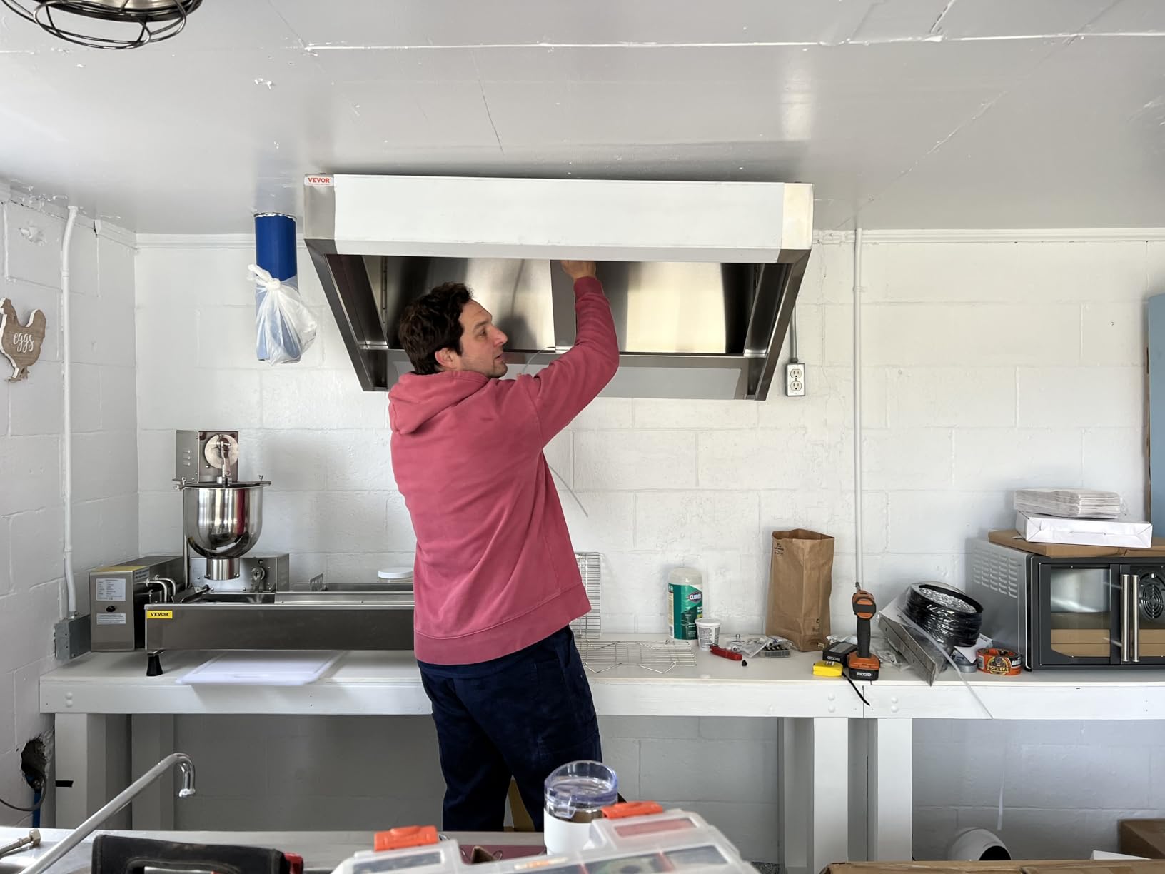 VEVOR Commercial Exhaust Hood, 4FT Food Truck Hood Exhaust, 201 Stainless Steel Concession Trailer Hood with 2 Detachable U-shaped Grid Oil Filter Mesh, Rust Resistant Vent Hood for Kitchen Restaurant customer photo 1