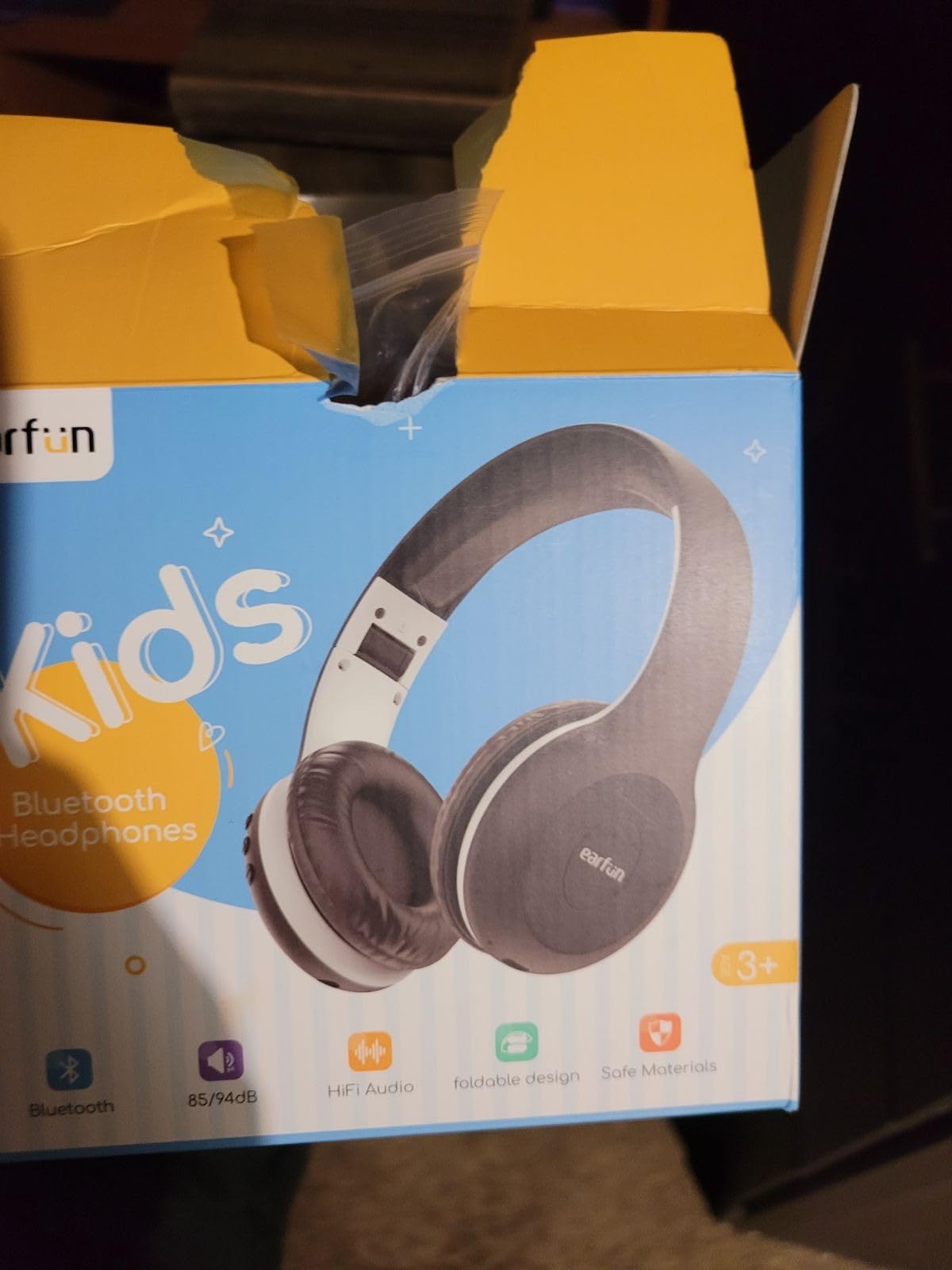 EarFun K2 Kids Bluetooth Headphones for School, Kids Headphones with Mic customer photo 1