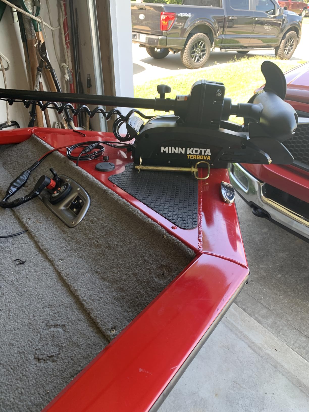 Minn Kota Terrova Bow-Mount Electric Trolling Motor with GPS, Spot-Lock, Dual Spectrum CHIRP Sonar – 55 Lb. Thrust, 54 In. Shaft, Freshwater customer photo 2