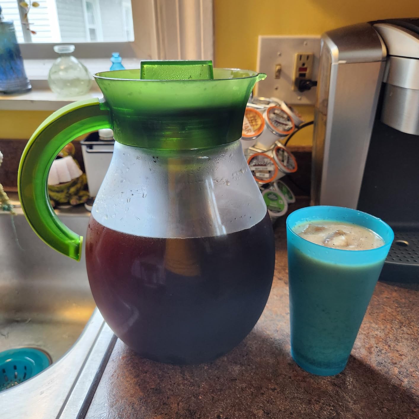 Primula The Big Iced Tea Maker and Infuser, Plastic Beverage Pitcher with Leak Proof, Airtight Lid, Fine Mesh Reusable Filter, Made without BPA, Dishwasher Safe, Black customer photo 1