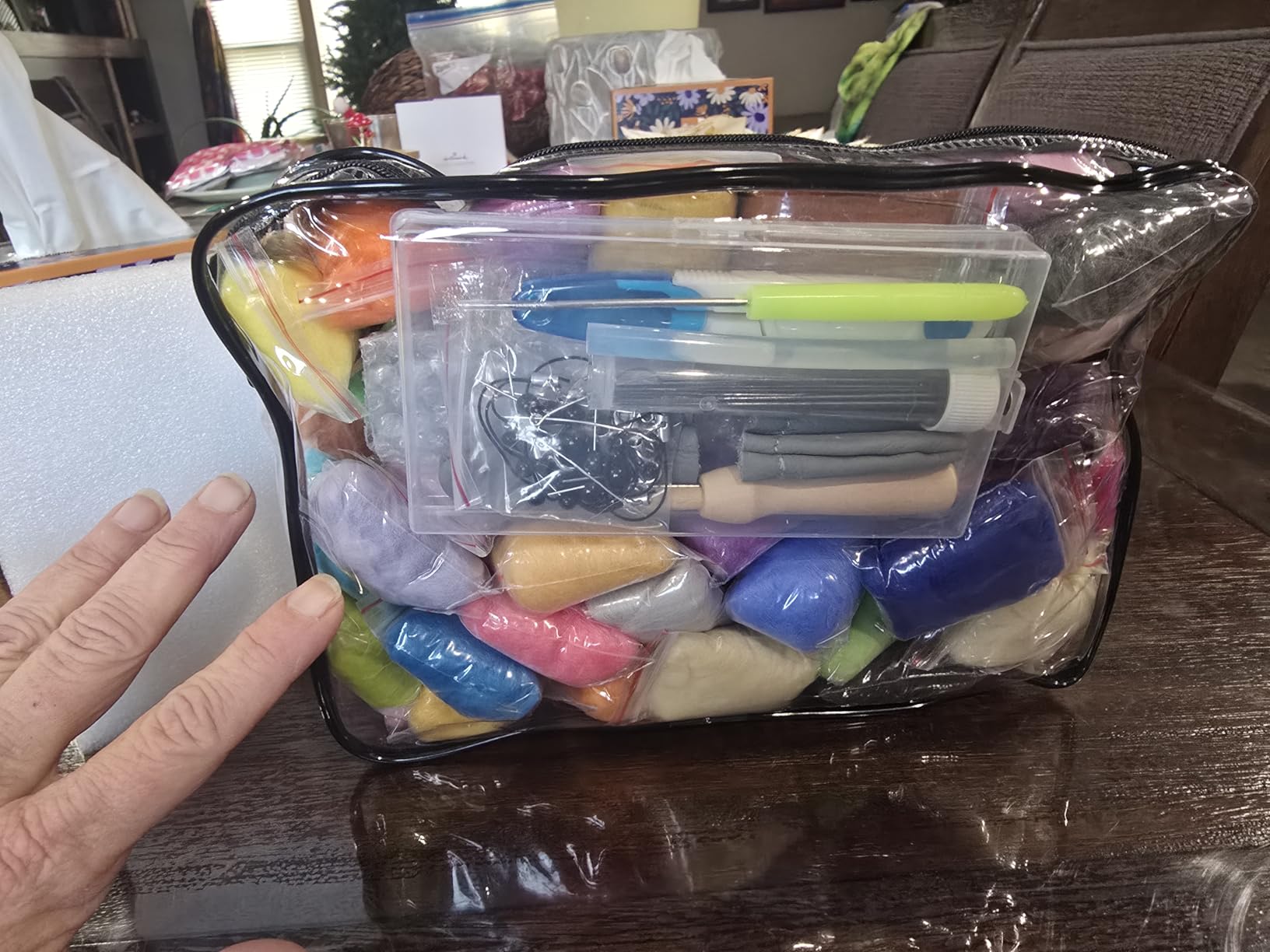 SOCNITC 45 Colors Needle Felting Kits Needle Felting Supplies with Tools | Needle Felting Starter Kits with 45 Colors Wool Roving, Felting Tools And Storage Bag for Beginners to DIY Wool Crafts customer photo 1