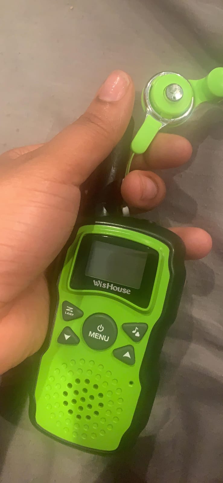 Wishouse Walkie Talkies Rechargeable for Kids Adults Long Range,Xmas Birthday Gift for Boys Girls 3 4 5 6 7 8 9 10 Year Old,Hiking Camping Gear Games Ideas Toys with Flashlight,VOX,Easy to Use 4 Pack customer photo 2