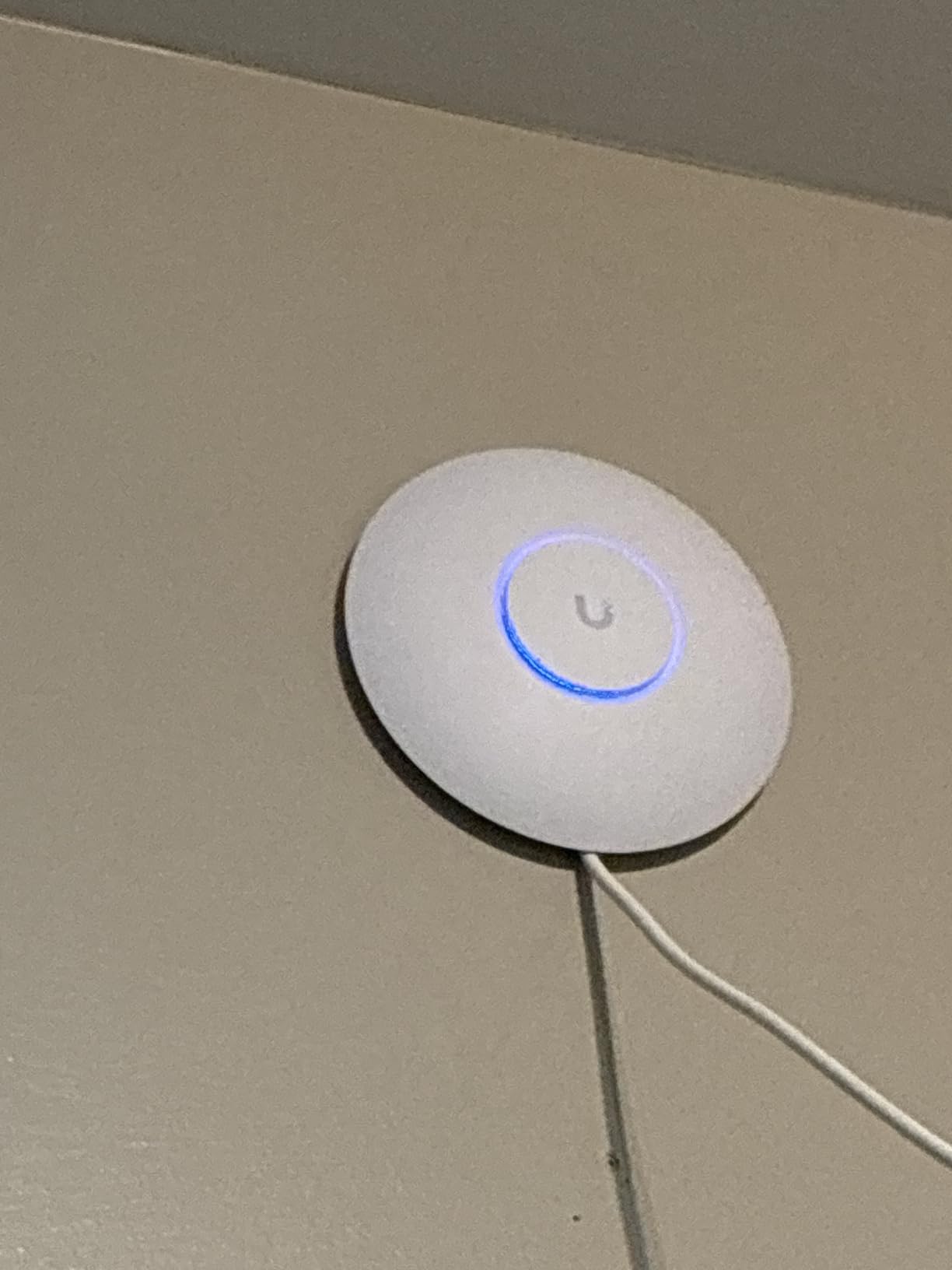 Ubiquiti U6+ Dual Band IEEE 802.11 a/b/g/n/ac/ax 3 Gbit/s Wireless Access Point customer photo 2