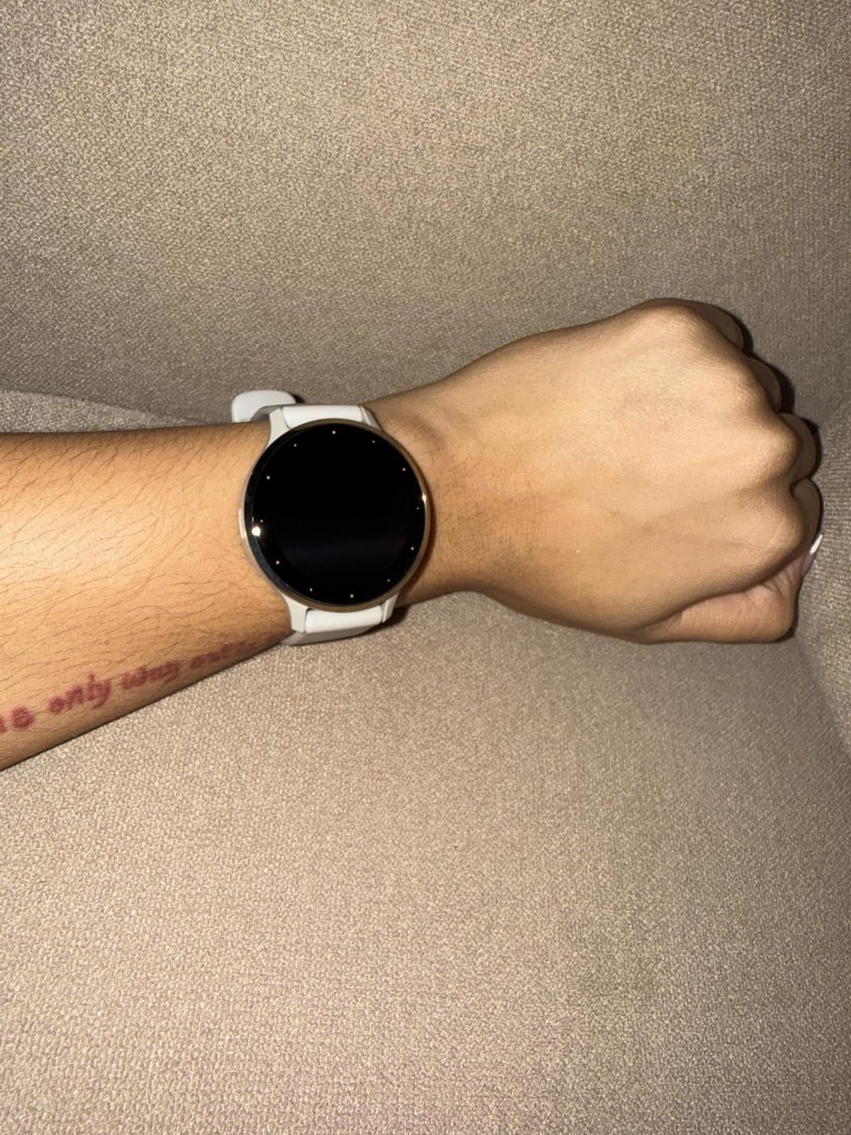 Garmin Venu 3S, Premium Fitness Smartwatch, 41mm, Ivory customer photo 2