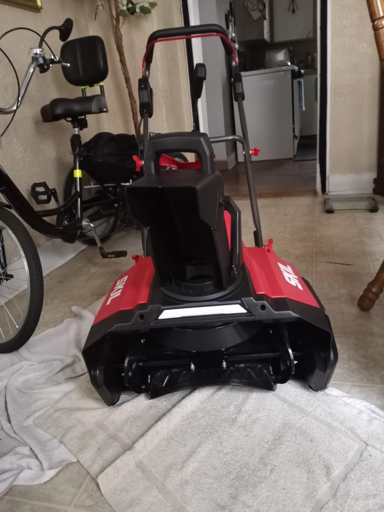 SKIL PWR CORE 40 Brushless 40V 20 in. Single Stage Snow Blower Kit, 30'ft Throwing Distance, Includes 6.0Ah Battery and Charger- SB2001C-10 red customer photo 1